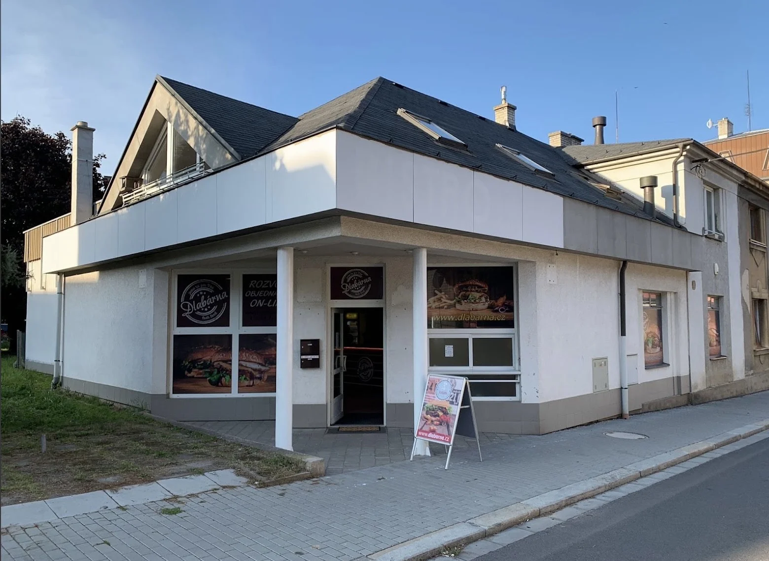 45cm pizza dle vlastního výběru: margherita, šunková, pikantní i tuňáková