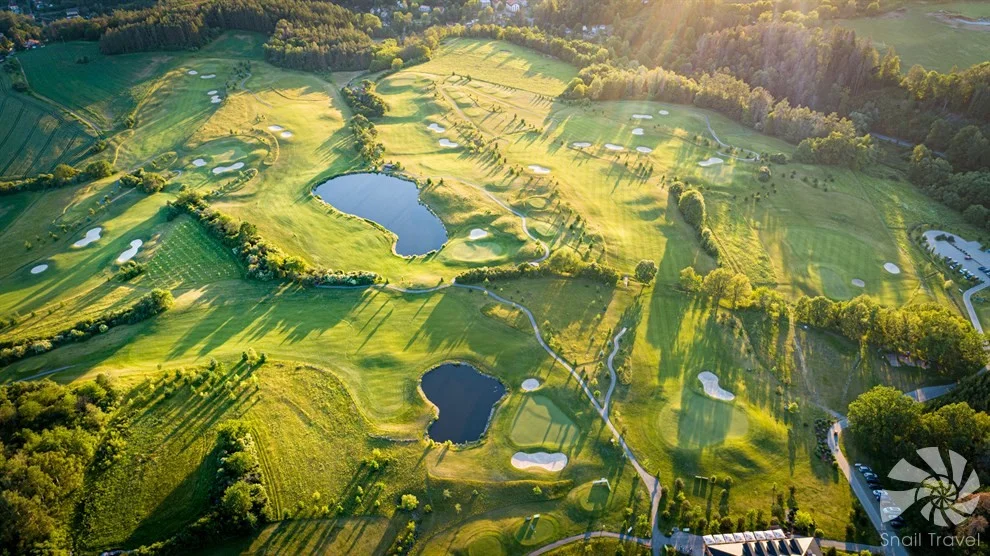 90minutový golfový kurz s profesionálním trenérem Davidem Stárkem pro 1 až 3 osoby