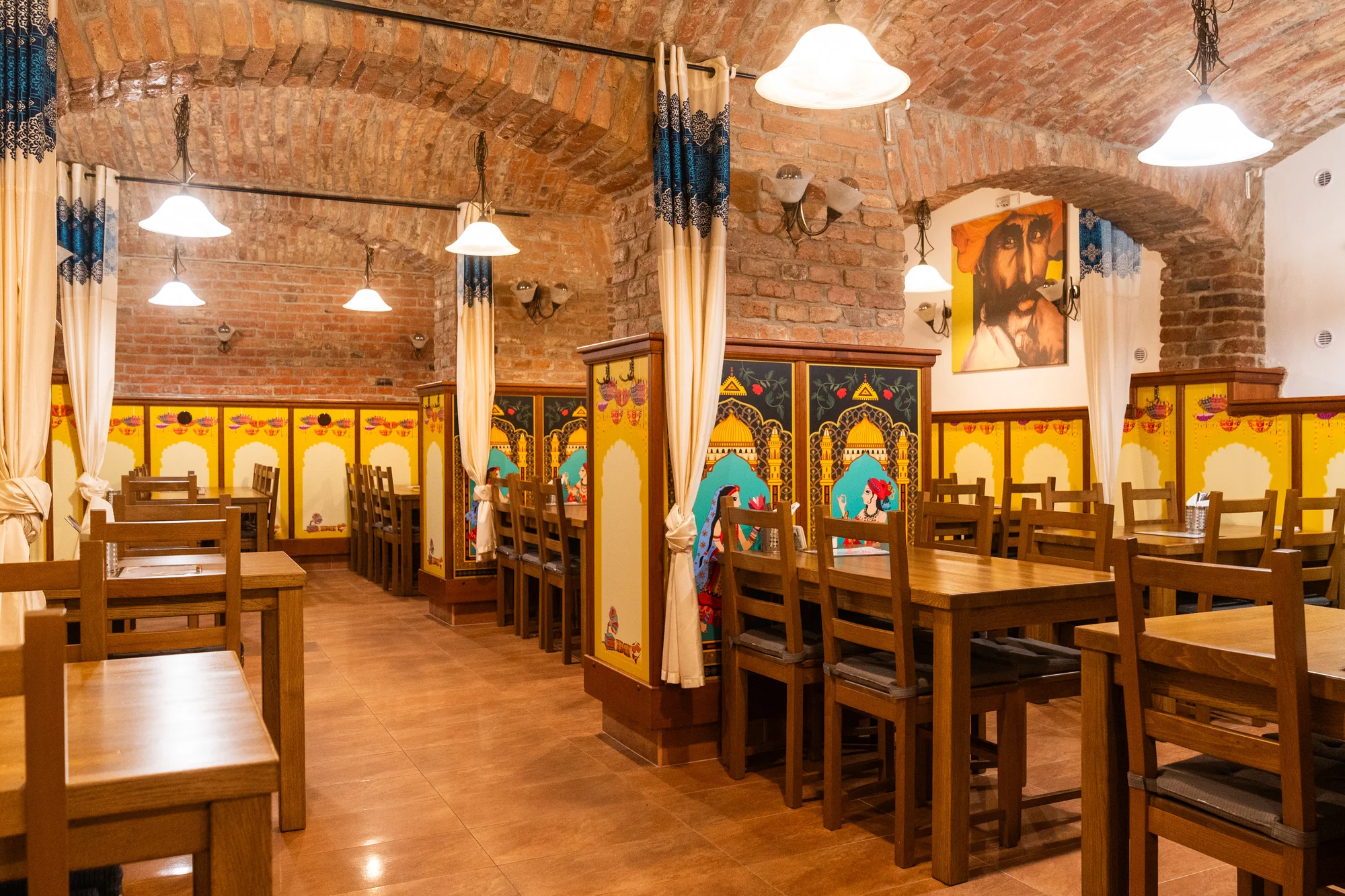 Indická hostina pro 2-4 osoby: tradiční předkrmy a hlavní chod dle výběru