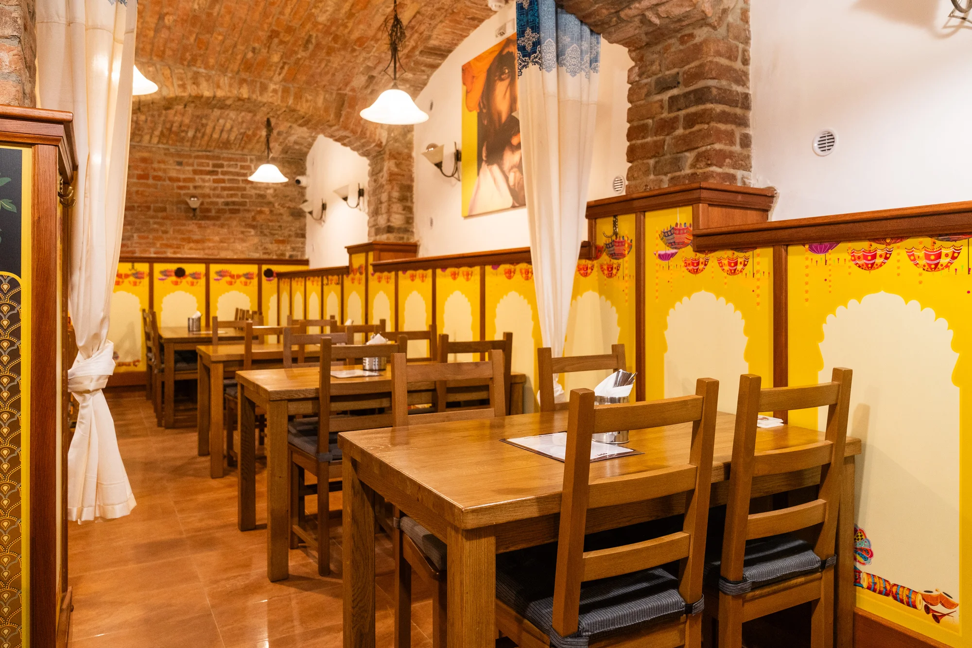 Indická hostina pro 2-4 osoby: tradiční předkrmy a hlavní chod dle výběru