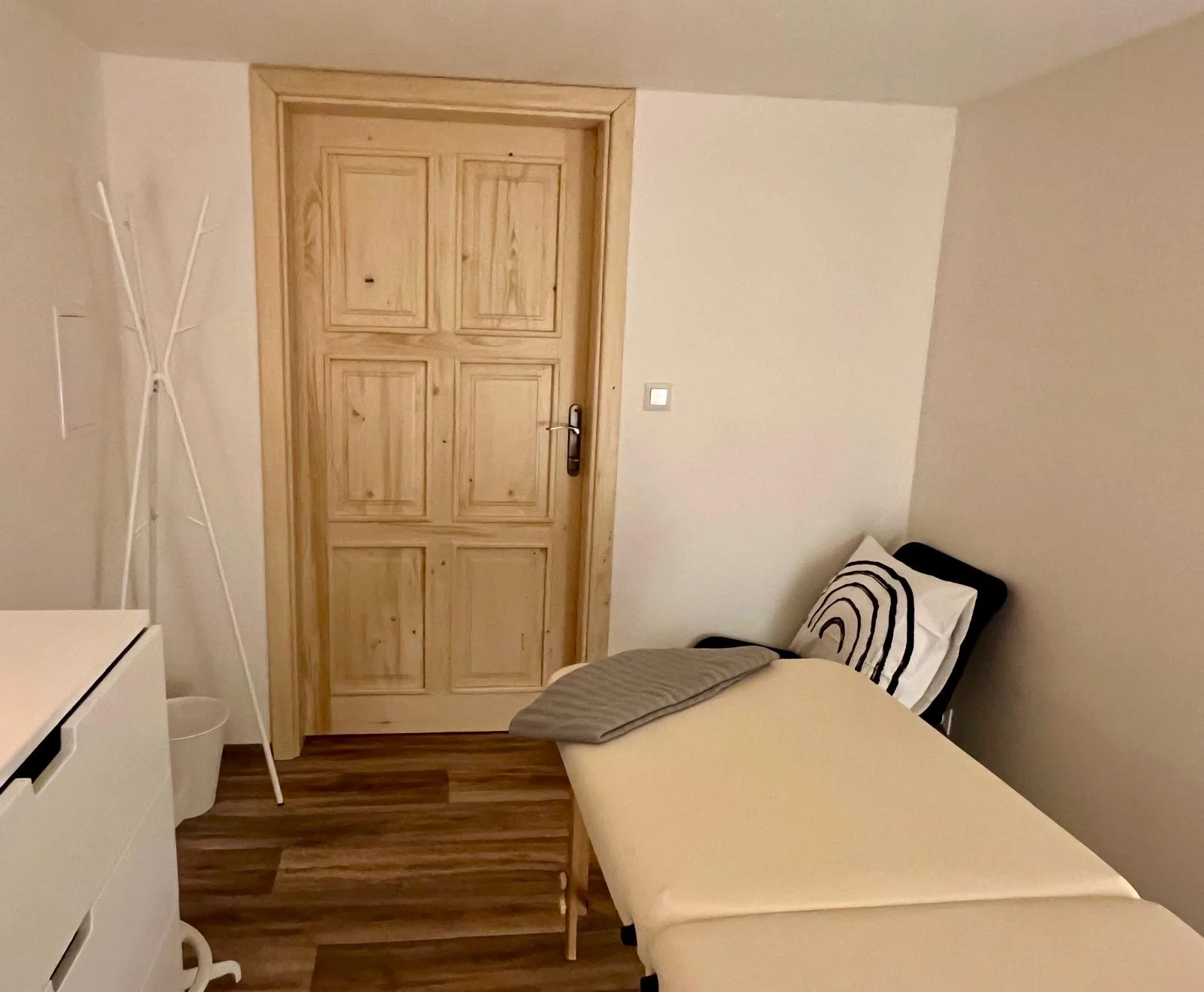 60 min. masáže dle výběru a 30 min. wellness v Sauna Central