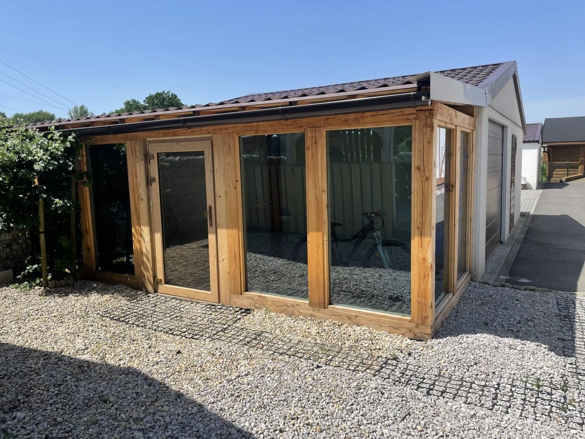 Privátní wellness pro dva: sauna s himálajskou solí, masážní vana, 2 pizzy a litr prosecca