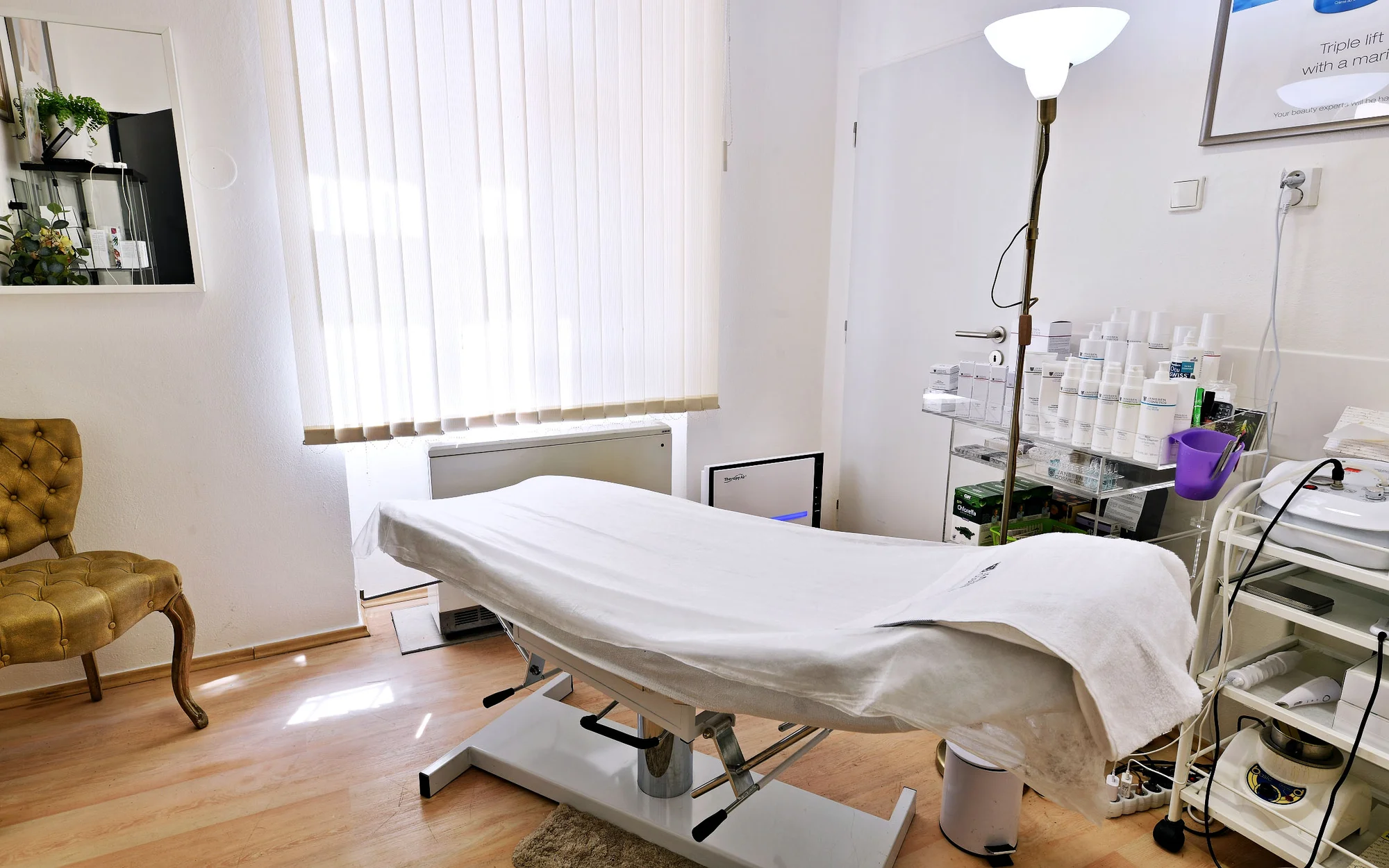 Liftingová péče a hloubkové čištění pleti vč. aplikace séra dle výběru