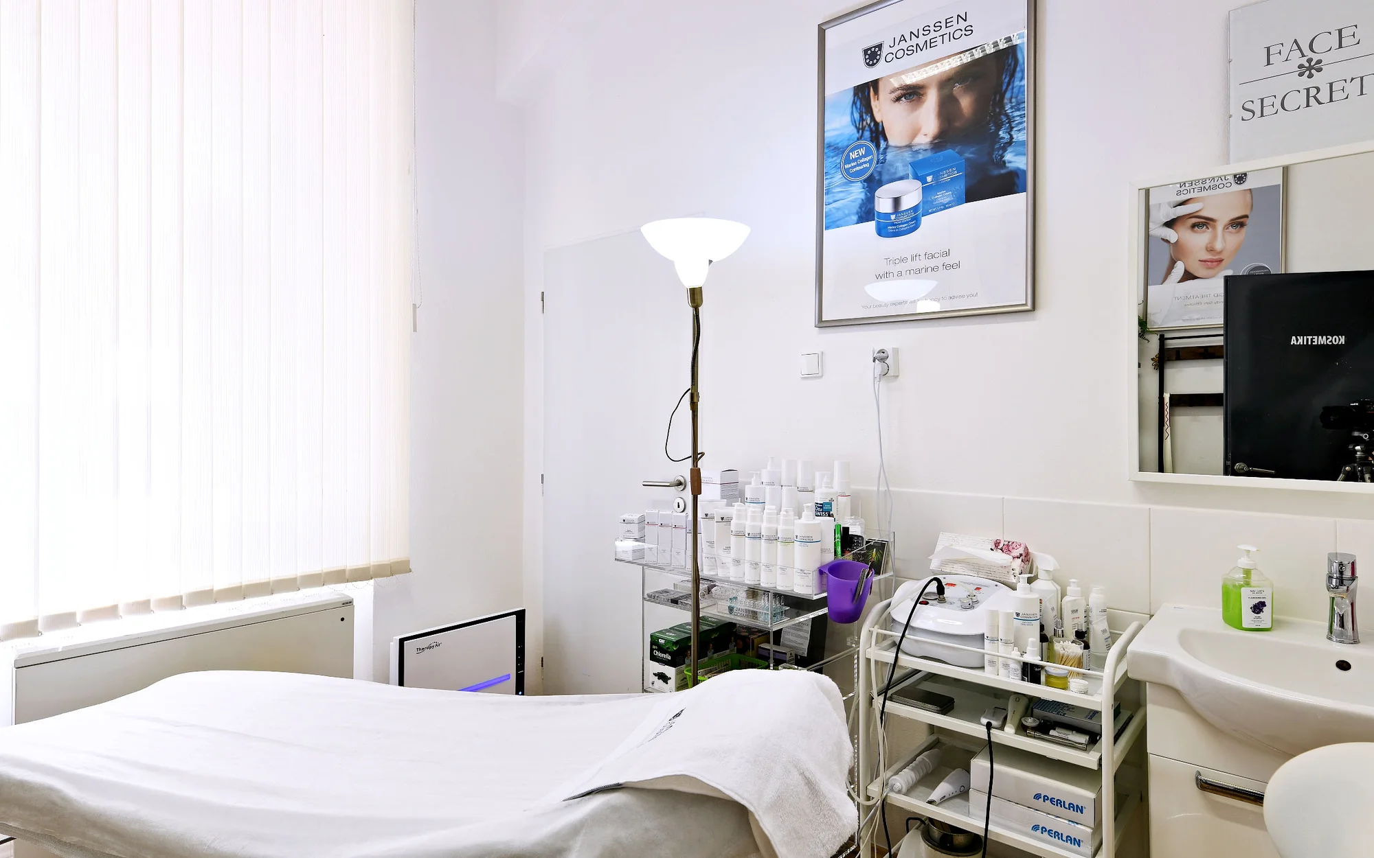 Liftingová péče a hloubkové čištění pleti vč. aplikace séra dle výběru