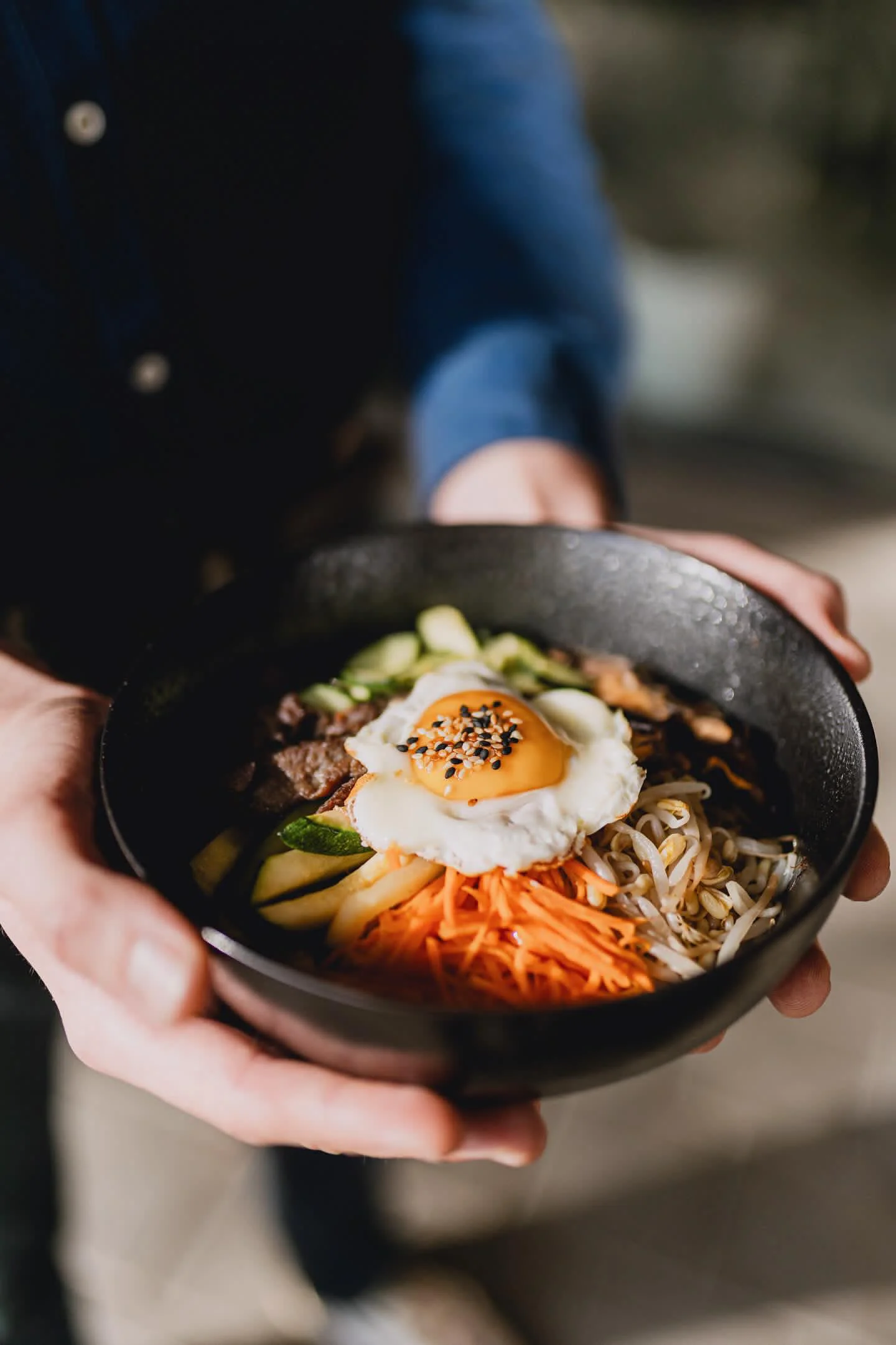 Vouchery na jídlo i pití v asijské a sushi restauraci MYA: 300 až 2000 Kč