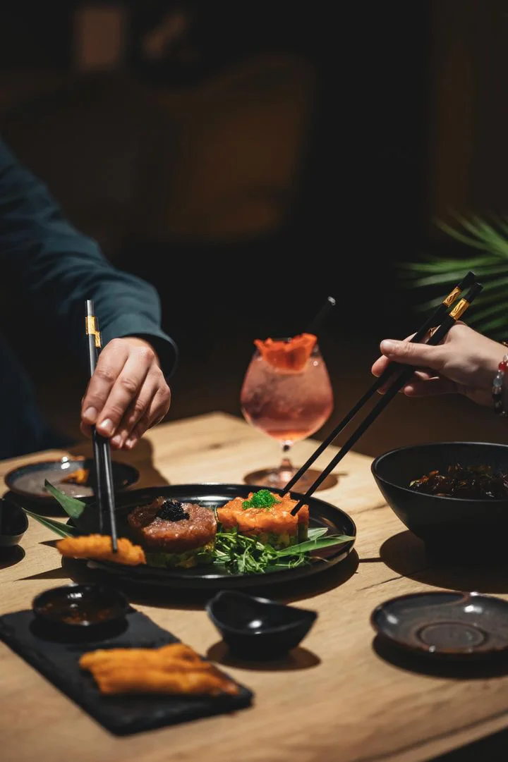 Vouchery na jídlo i pití v asijské a sushi restauraci MYA: 300 až 2000 Kč