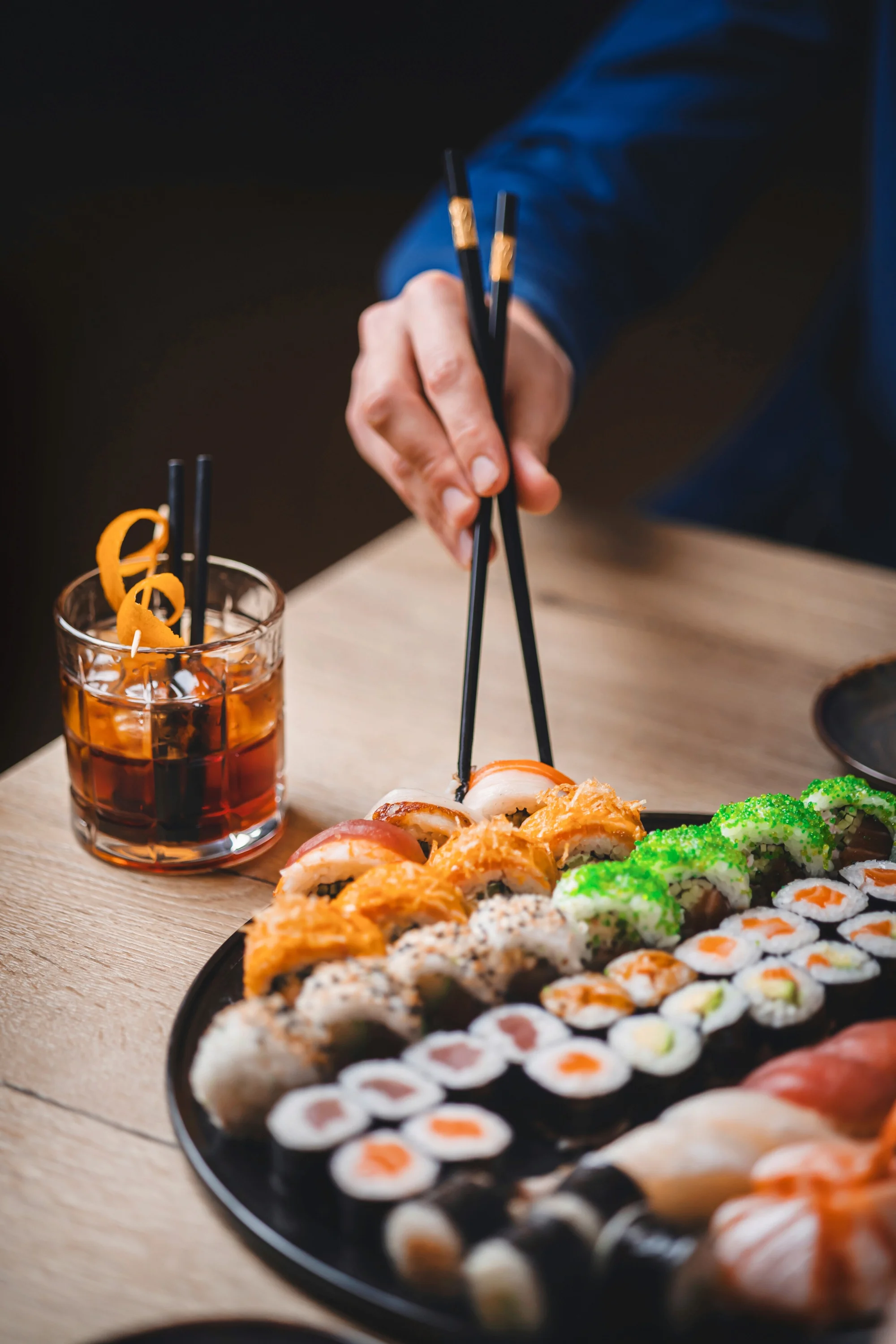 Vouchery na jídlo i pití v asijské a sushi restauraci MYA: 300 až 2000 Kč