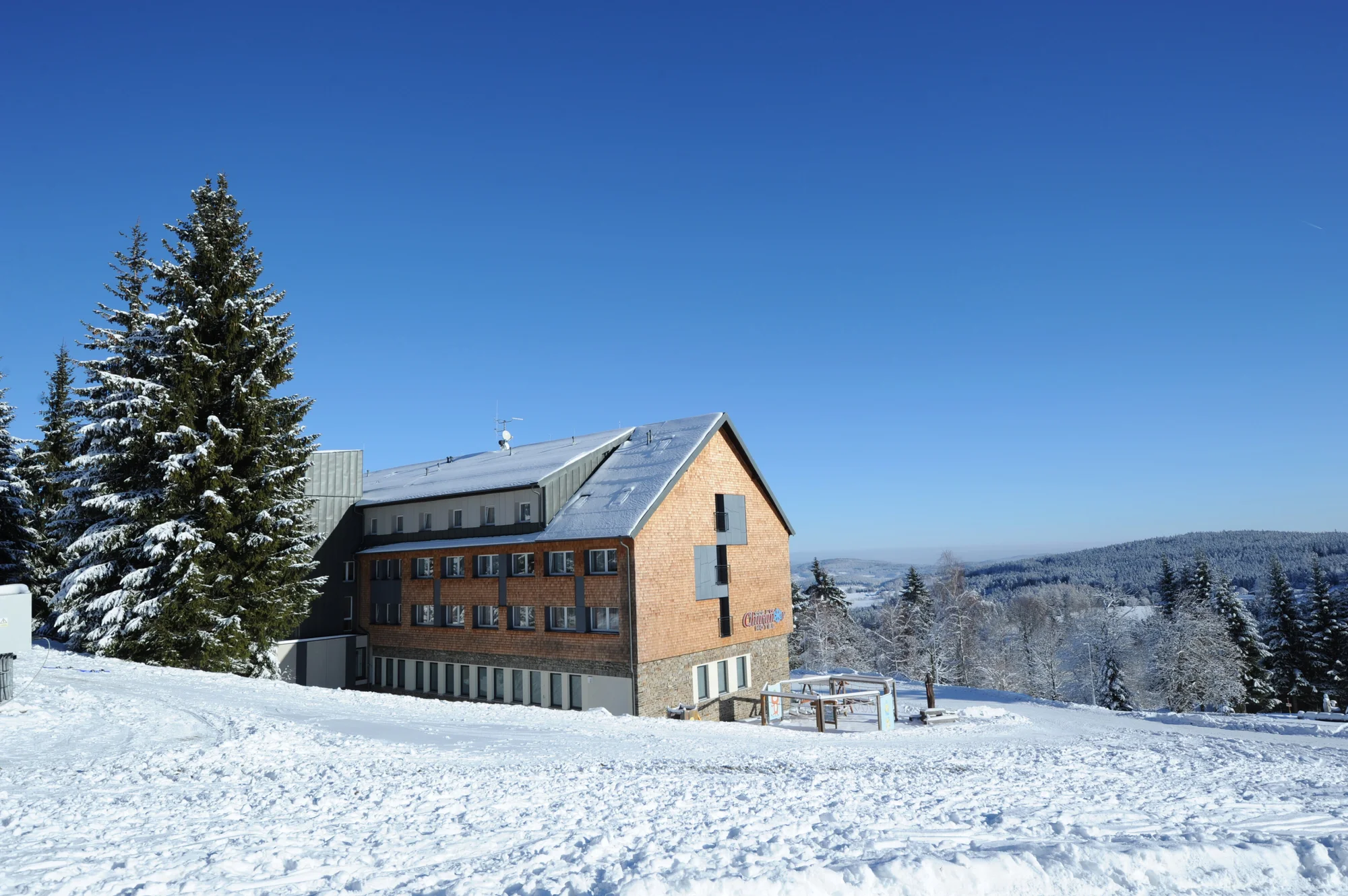 Aktivní pobyt na Šumavě: zrekonstruovaný hotel s polopenzí, wellness, sport i výlety