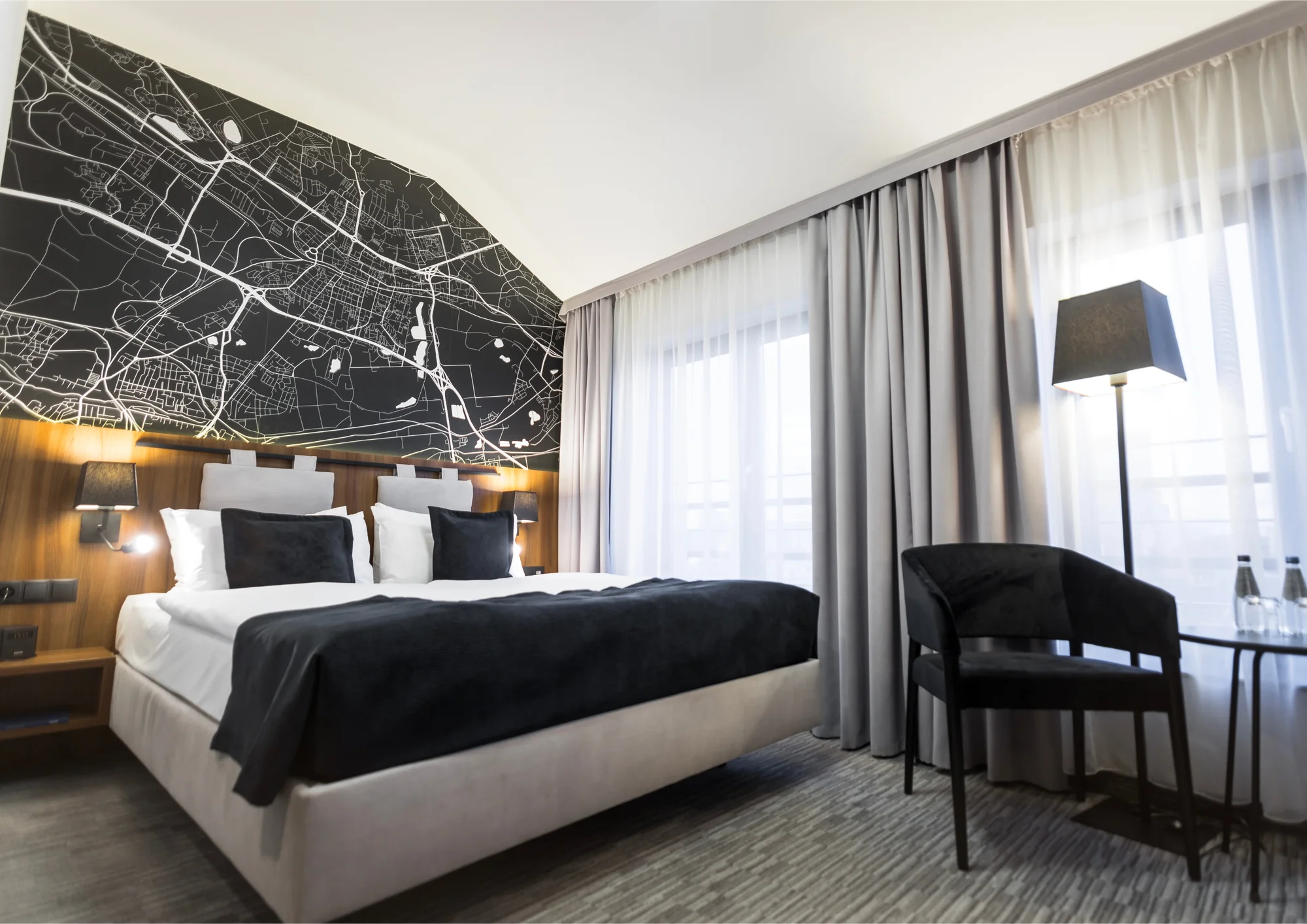 Moderní hotel v centru Katovic: polopenze, pivní degustace i varianty s parkováním