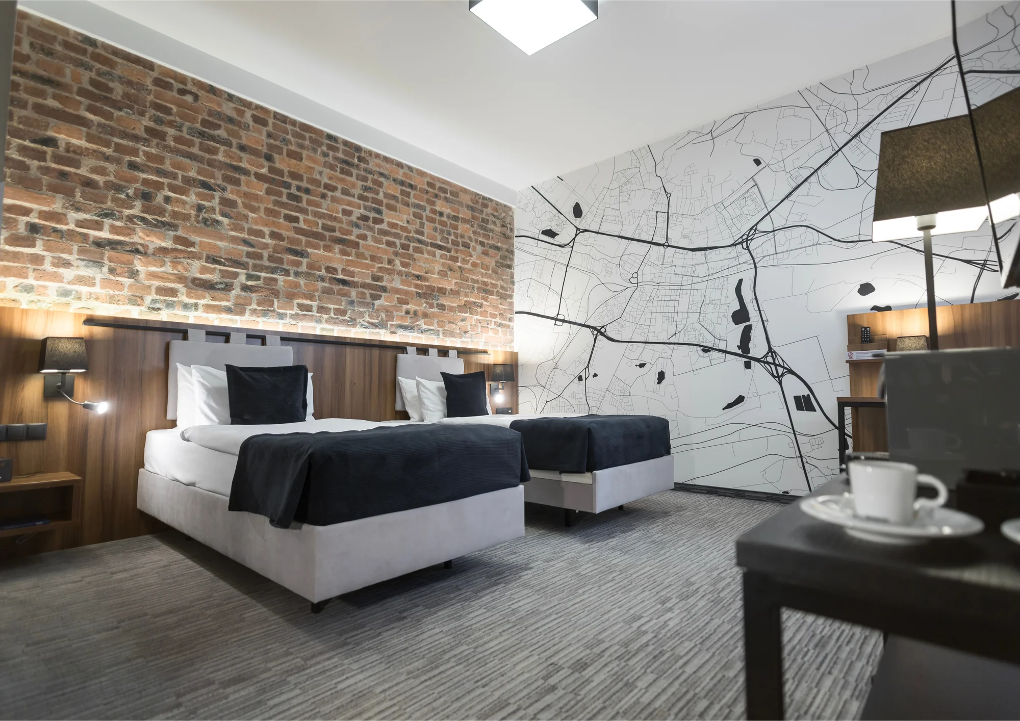 Moderní hotel v centru Katovic: polopenze, pivní degustace i varianty s parkováním
