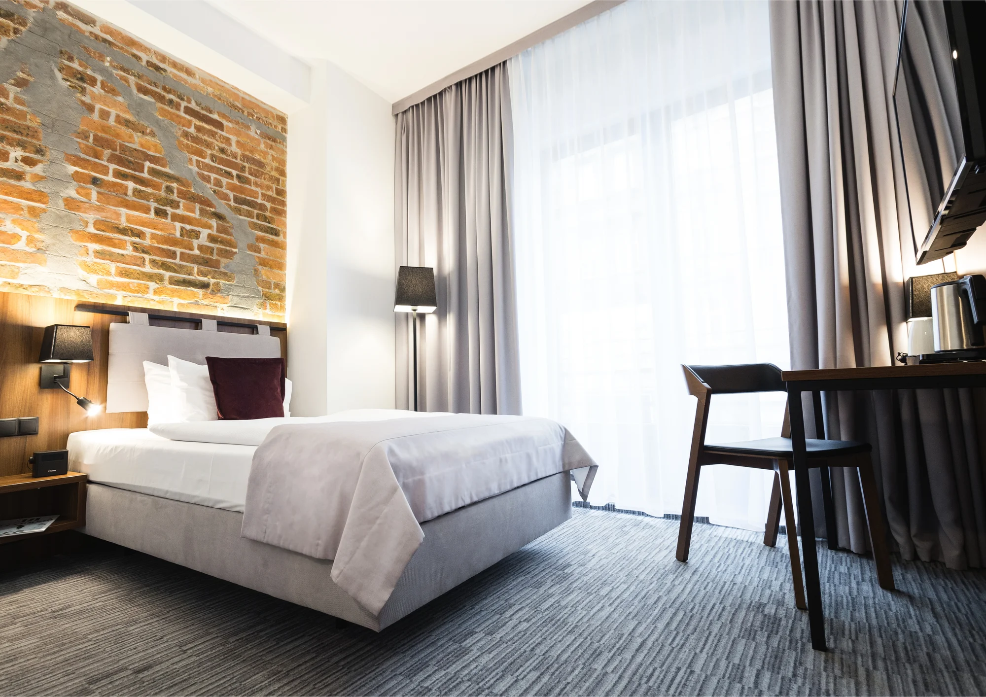 Moderní hotel v centru Katovic: polopenze, pivní degustace i varianty s parkováním