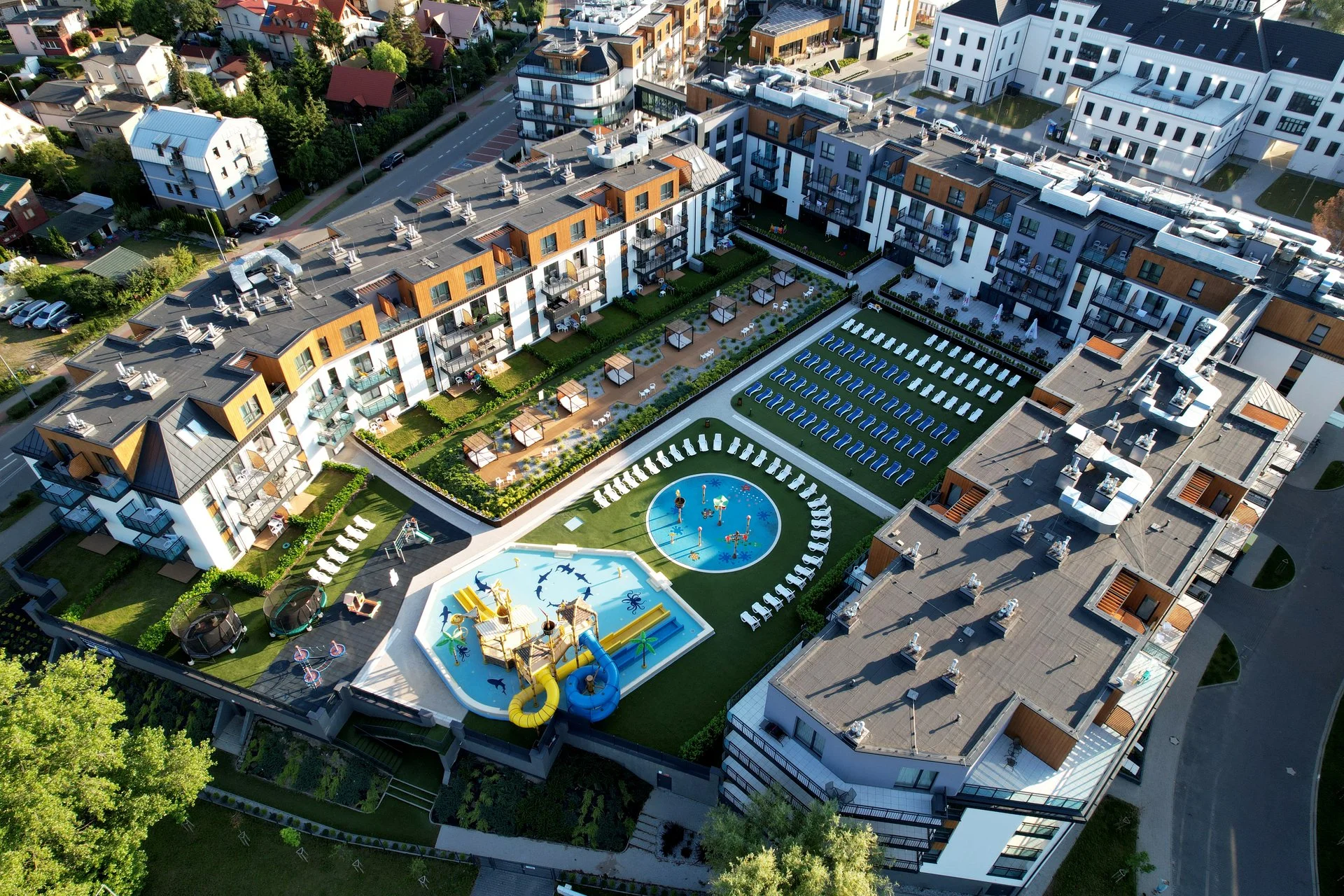 Dovolená s dětmi u Baltu: polopenze, vnitřní bazén a sauny, hřiště a herna