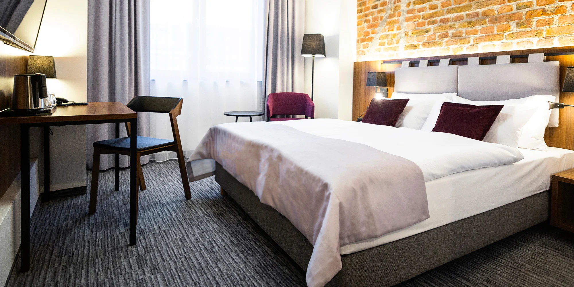 Moderní hotel v centru Katovic: polopenze, pivní degustace i varianty s parkováním