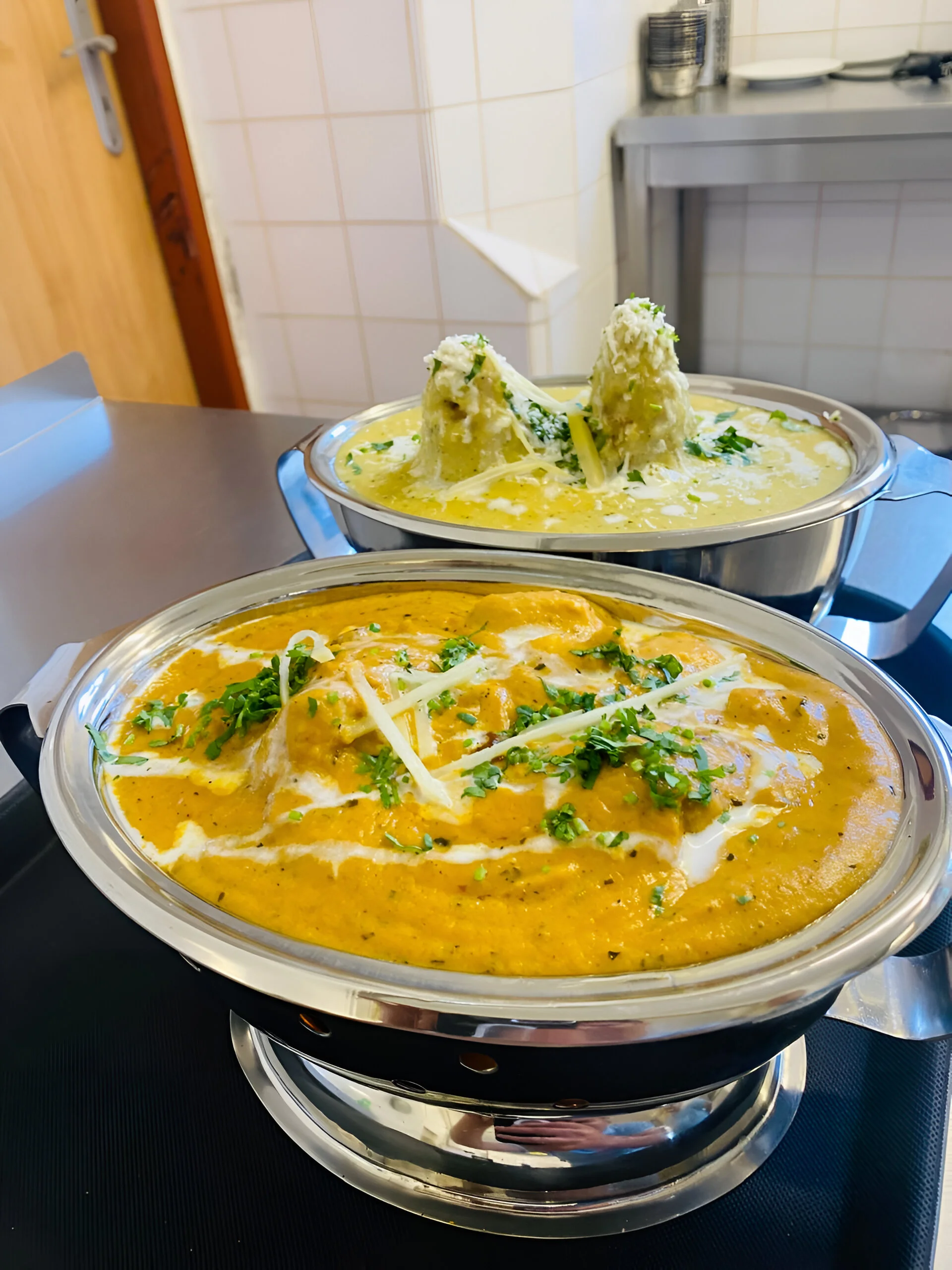 Indicko-nepálské menu dle výběru pro dva: korma, masala i butter chicken