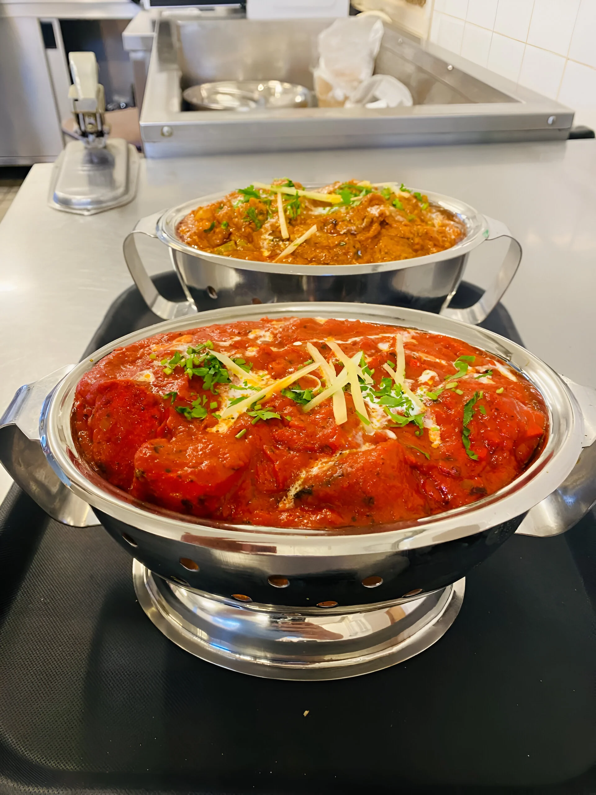 Indicko-nepálské menu dle výběru pro dva: korma, masala i butter chicken