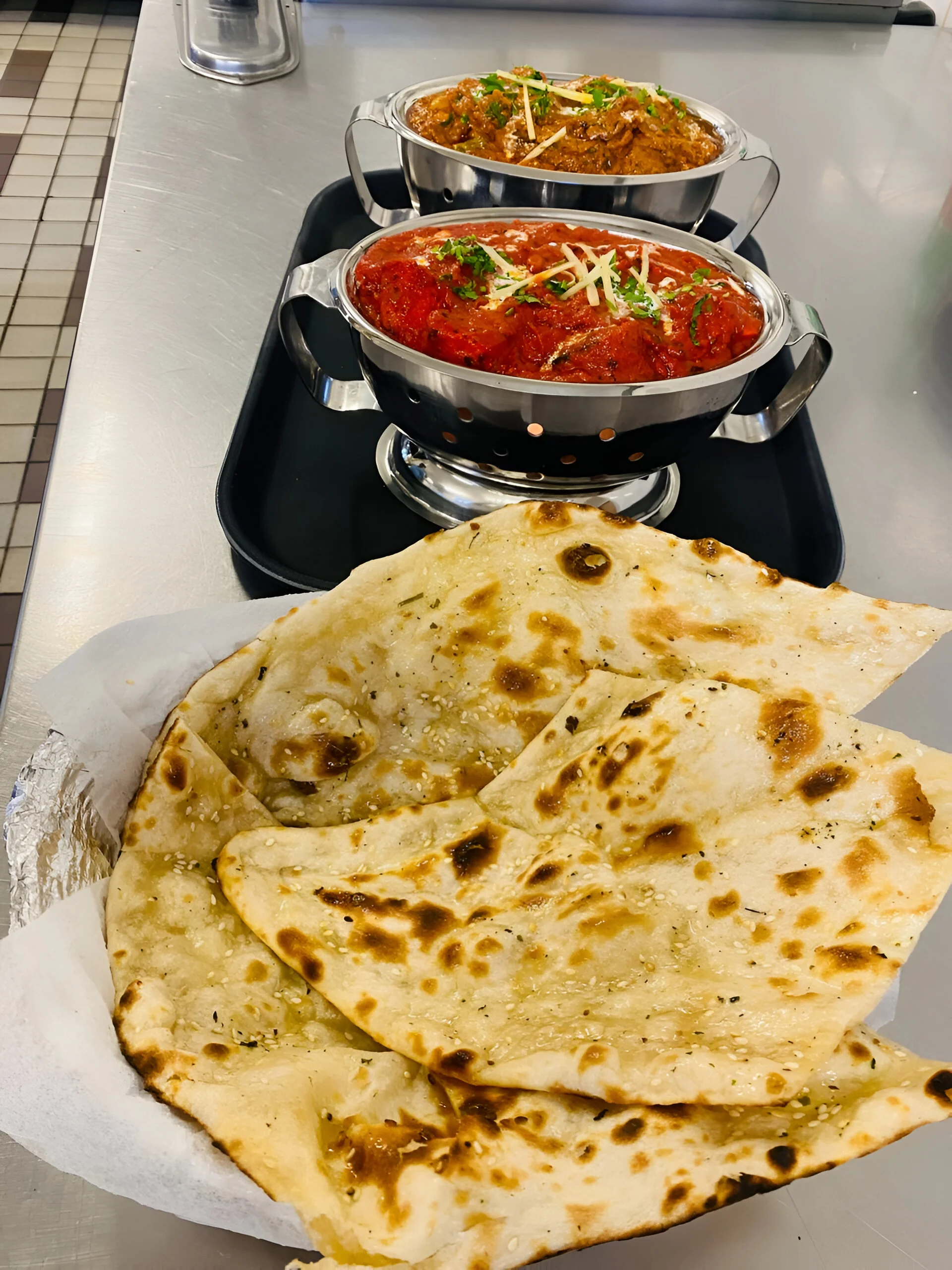 Indicko-nepálské menu dle výběru pro dva: korma, masala i butter chicken