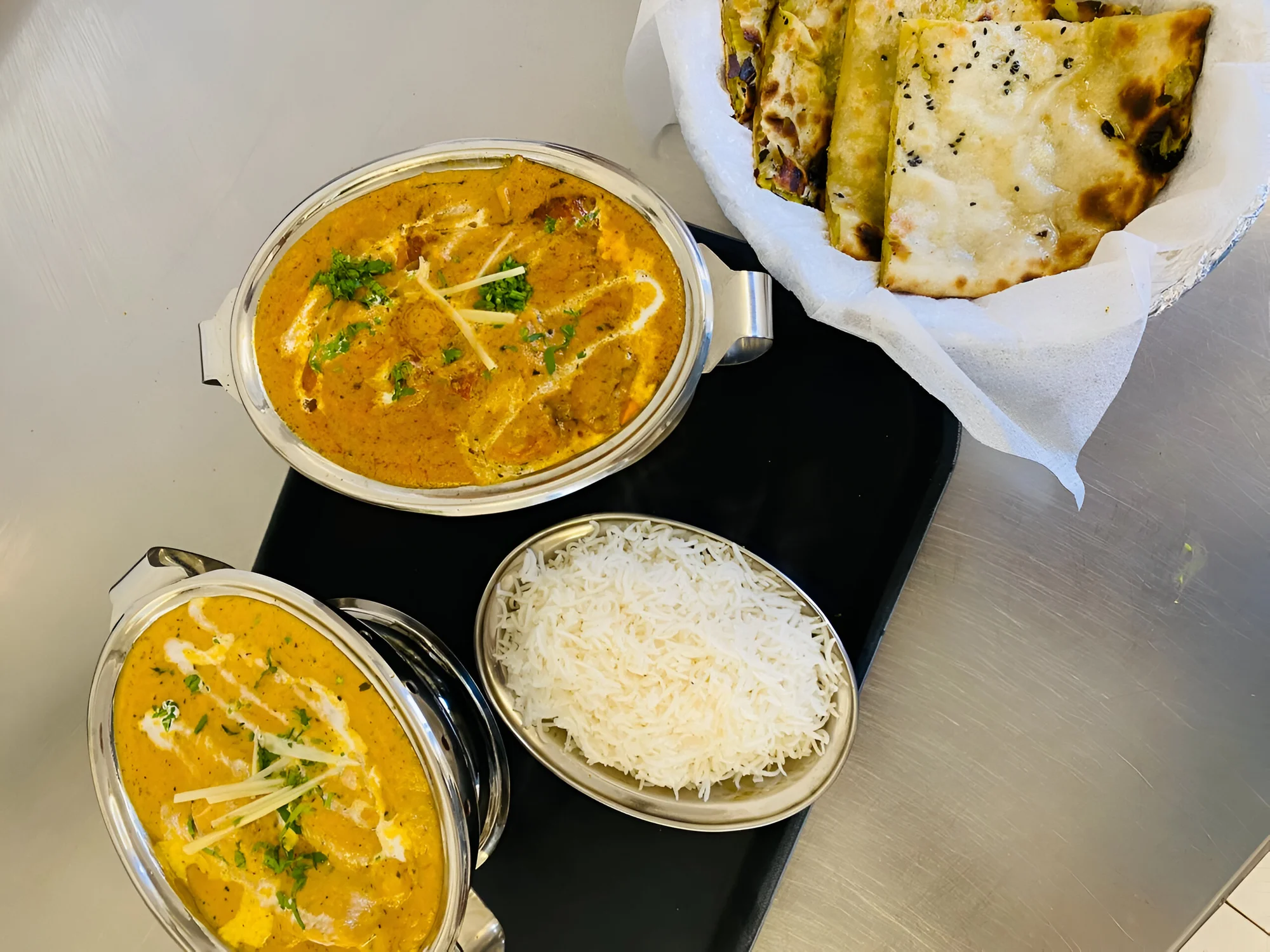 Indicko-nepálské menu dle výběru pro dva: korma, masala i butter chicken