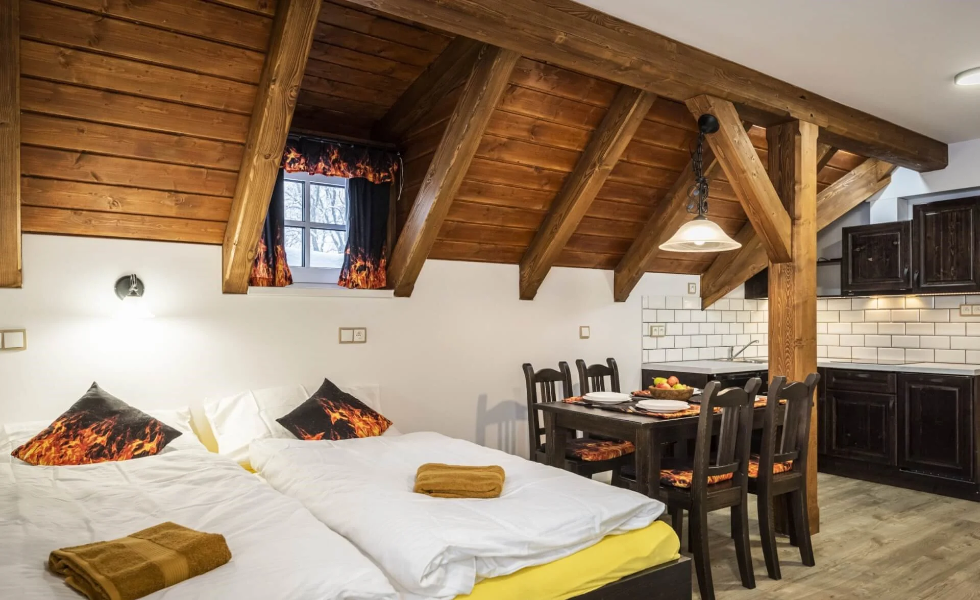 Pobyt na koňské farmě v Jizerských horách: apartmány až pro 10 osob
