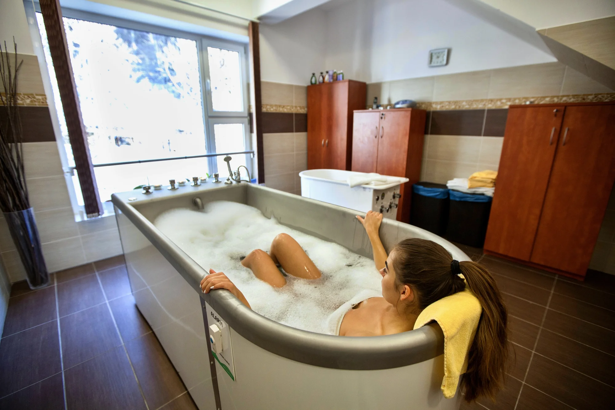 Horský relax pod Lysou horou: snídaně, bazén s vířivkou a bowling nebo bylinková koupel