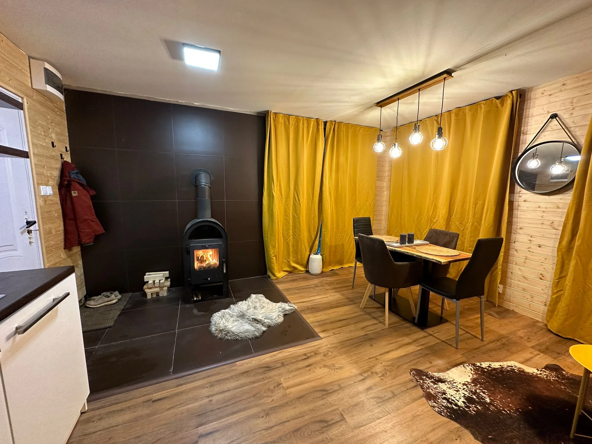 Pobyt na severní Moravě: vybavený tiny house s terasou, parkování zdarma