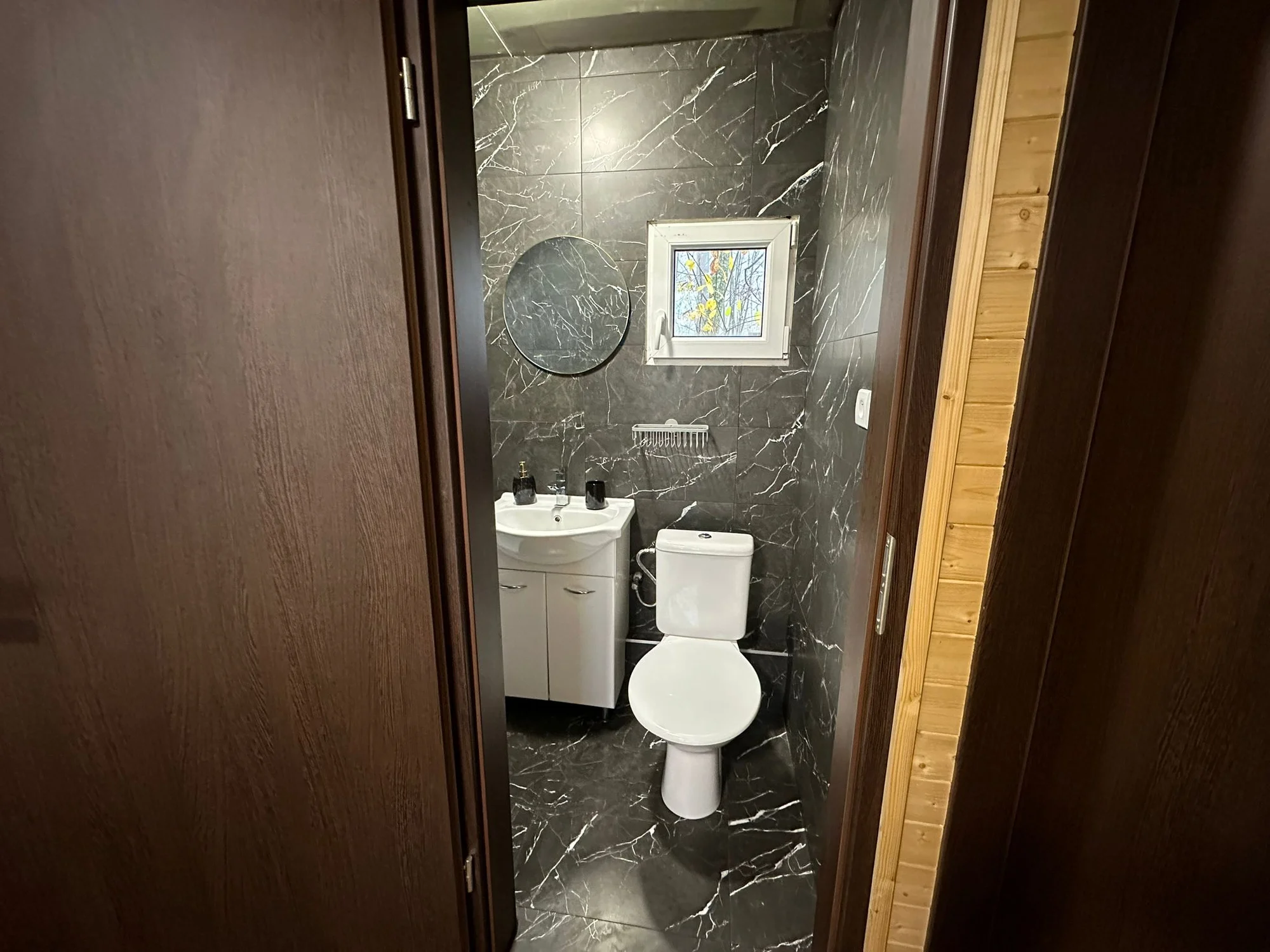 Pobyt na severní Moravě: vybavený tiny house s terasou, parkování zdarma
