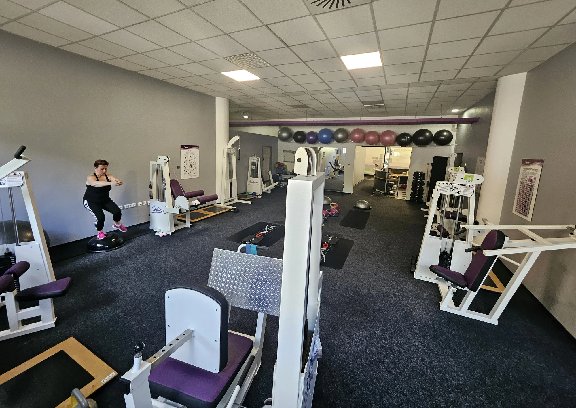 Permanentka do fitka pro ženy: dohled trenérky, plán na míru i skupinové lekce