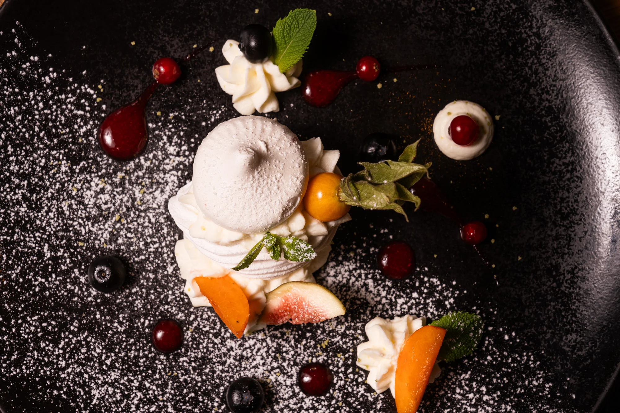 Tříchodové menu s rumpsteakem a aperolem ve špičkové restauraci Noem Arch