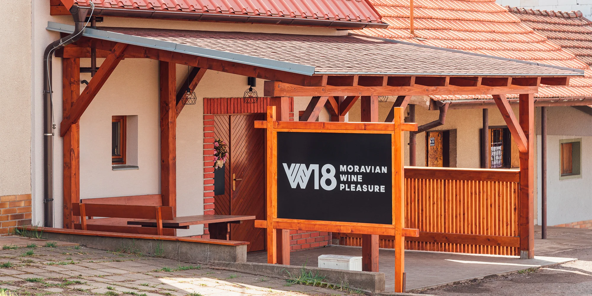 Pobyt ve vinařství ve Velkých Bílovicích i degustace vín: apartmán nebo celý penzion až pro 8 osob