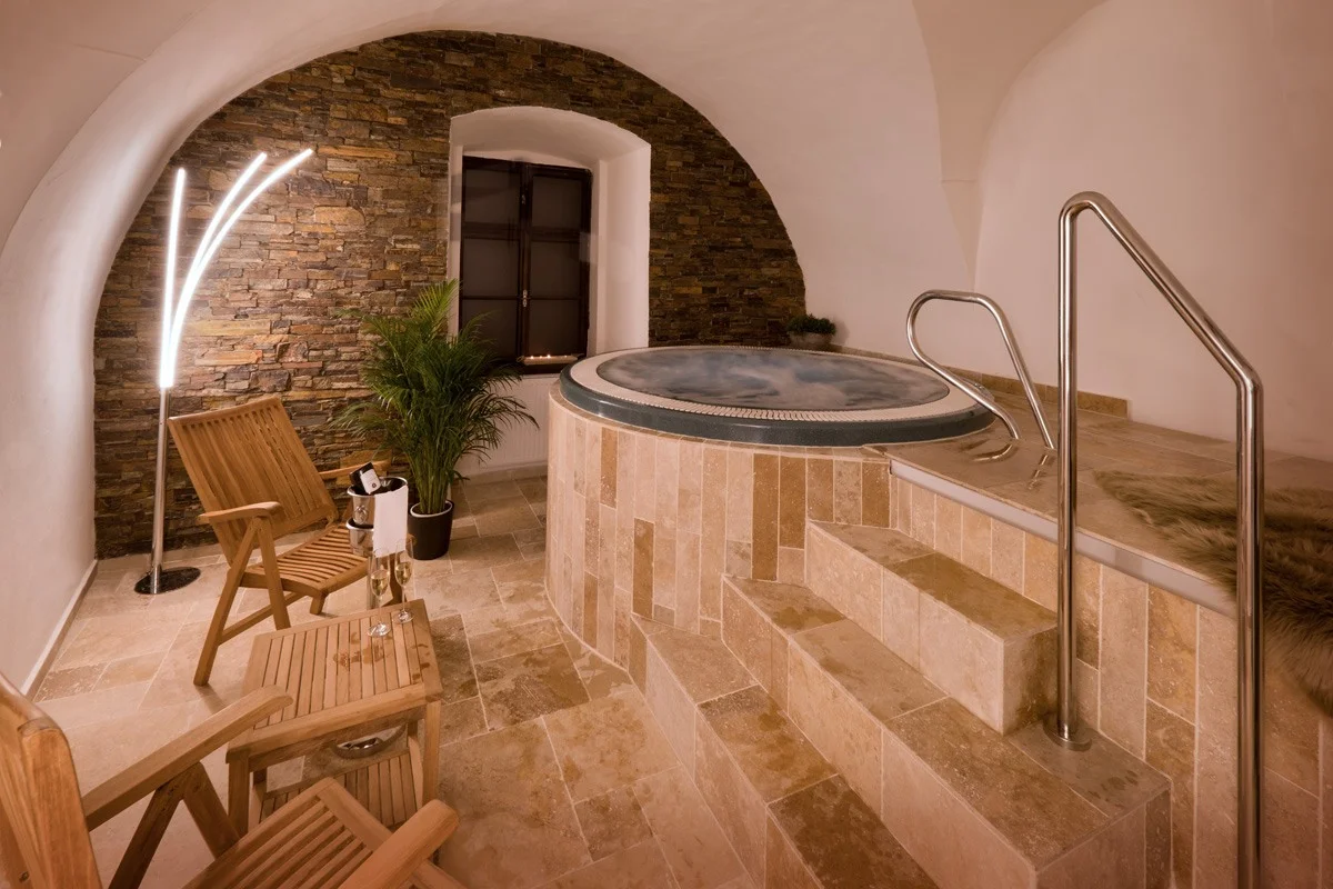 Pobyt na Zámku Wichterle se snídaní či polopenzí i wellness, pivní koupelí či masáží
