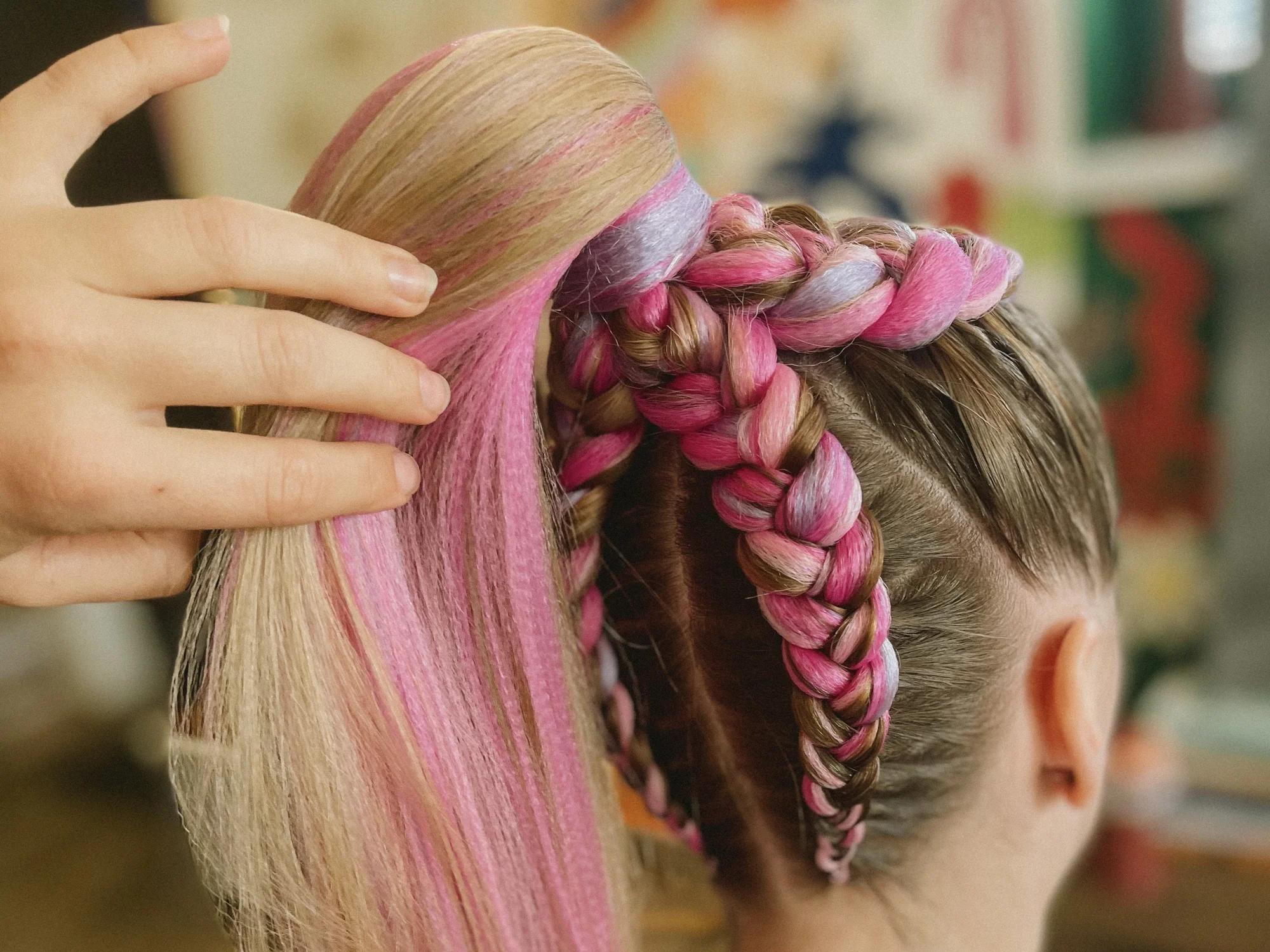 Online kurz pletení copánků s kanekalonem: boxerské, rasta i culíky