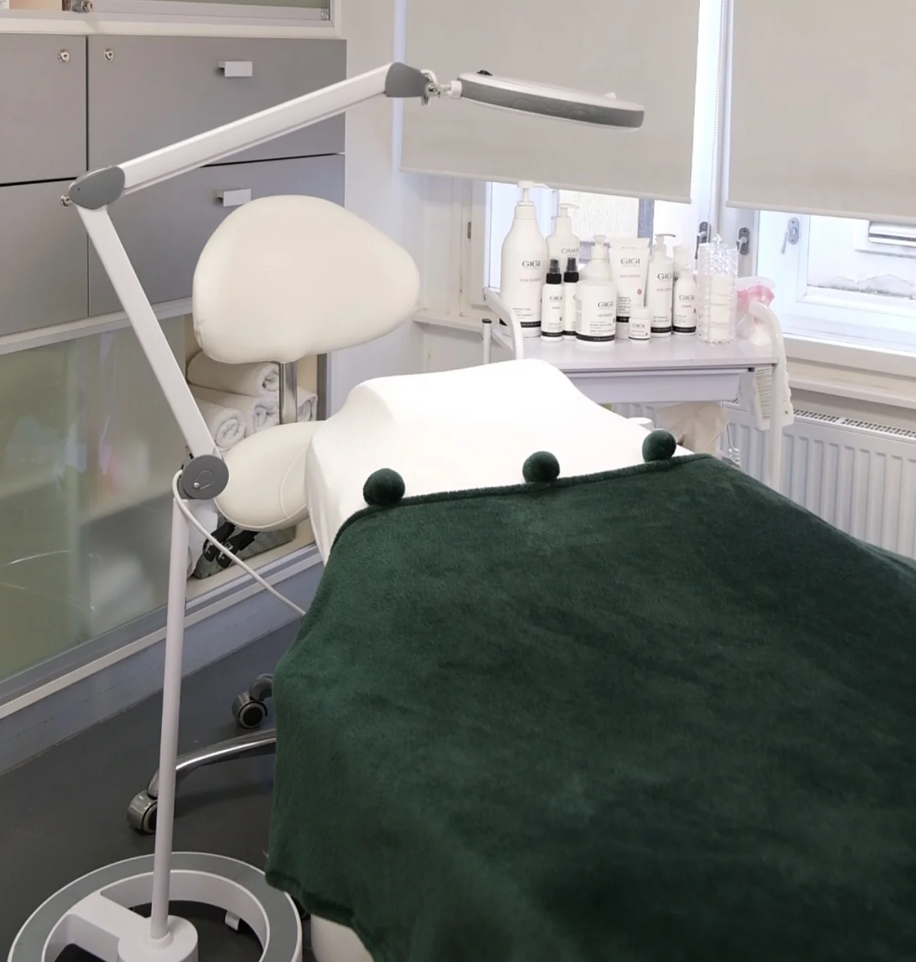 Kosmetické ošetření pleti s mikrodermabrazí, peelingem i masáží