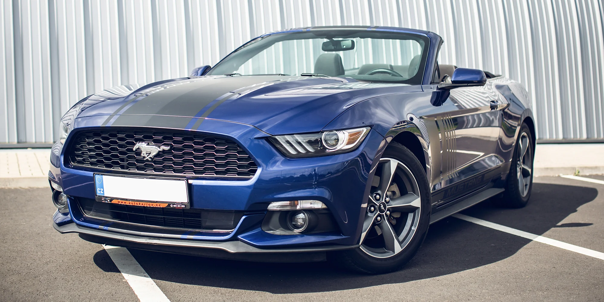 Dodge Challenger nebo Ford Mustang s pevnou střechou či cabrio: až 180 min. jízdy