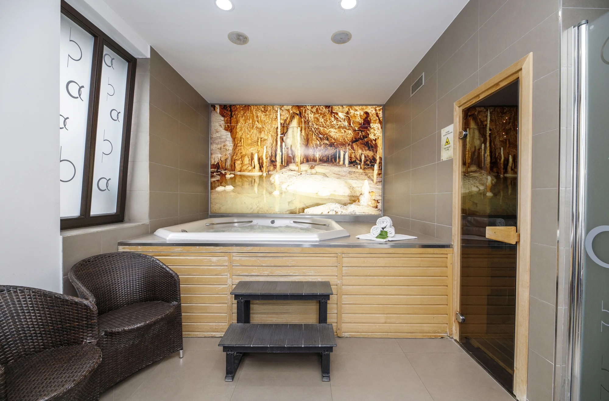 Relax ve dvou i v partě: 60 nebo 90 min. v privátním wellness i s tříchodovým menu