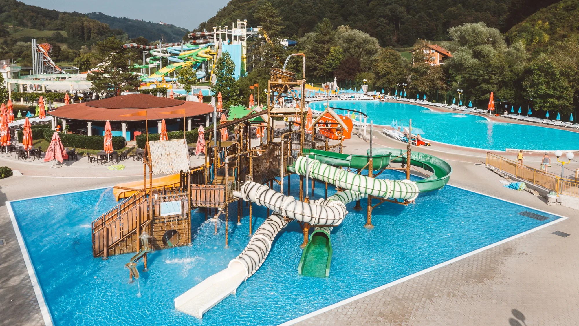 Termály Olimia: hotel s polopenzí, aquaparkem, neomezeným vstupem do lázní a největší rodinný wellness ve Slovinsku, až 2 děti zdarma