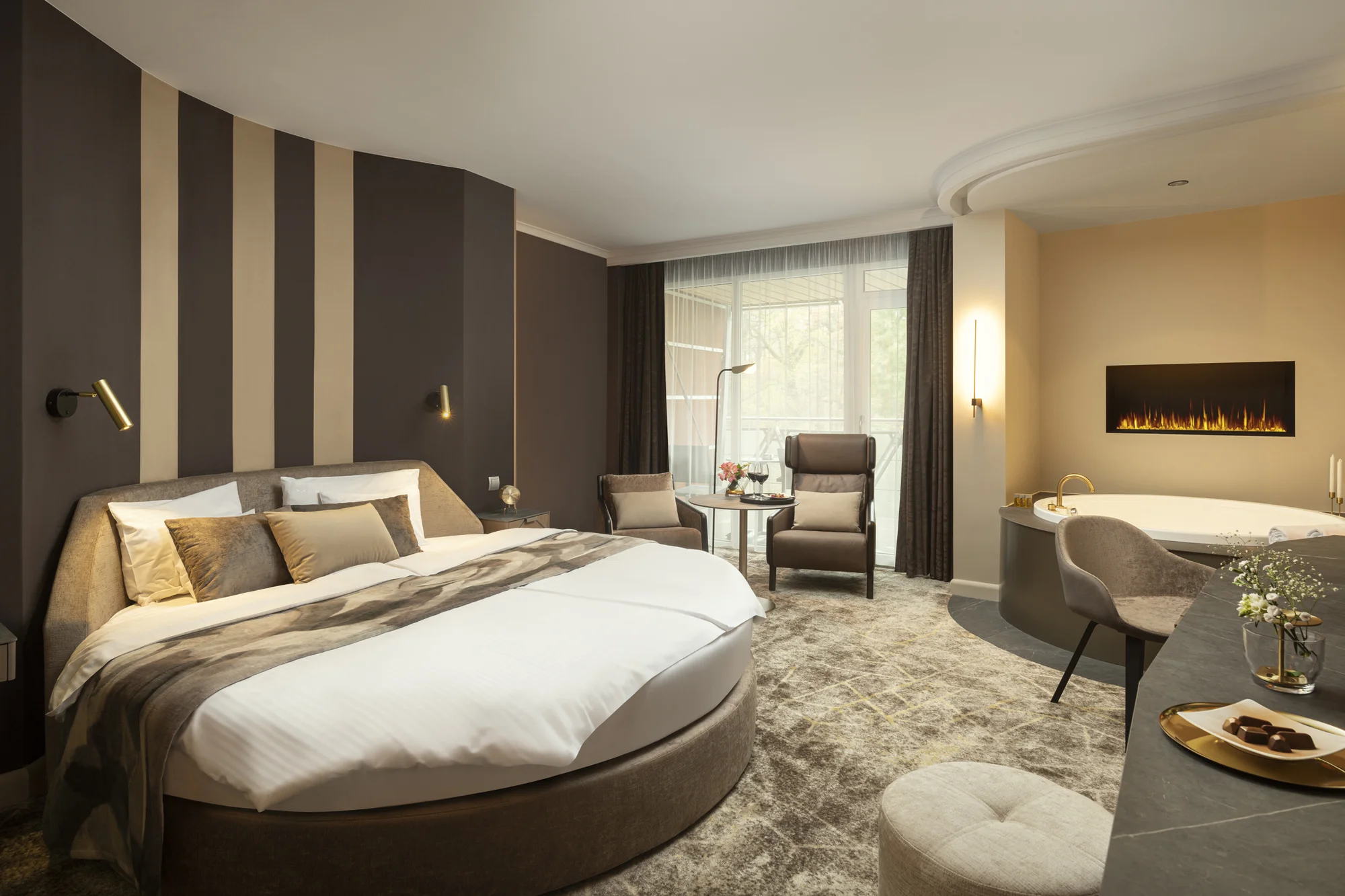5* luxus v Sárváru: neomezený wellness a 22 bazénů, pokoj s terasou a božská gastronomie