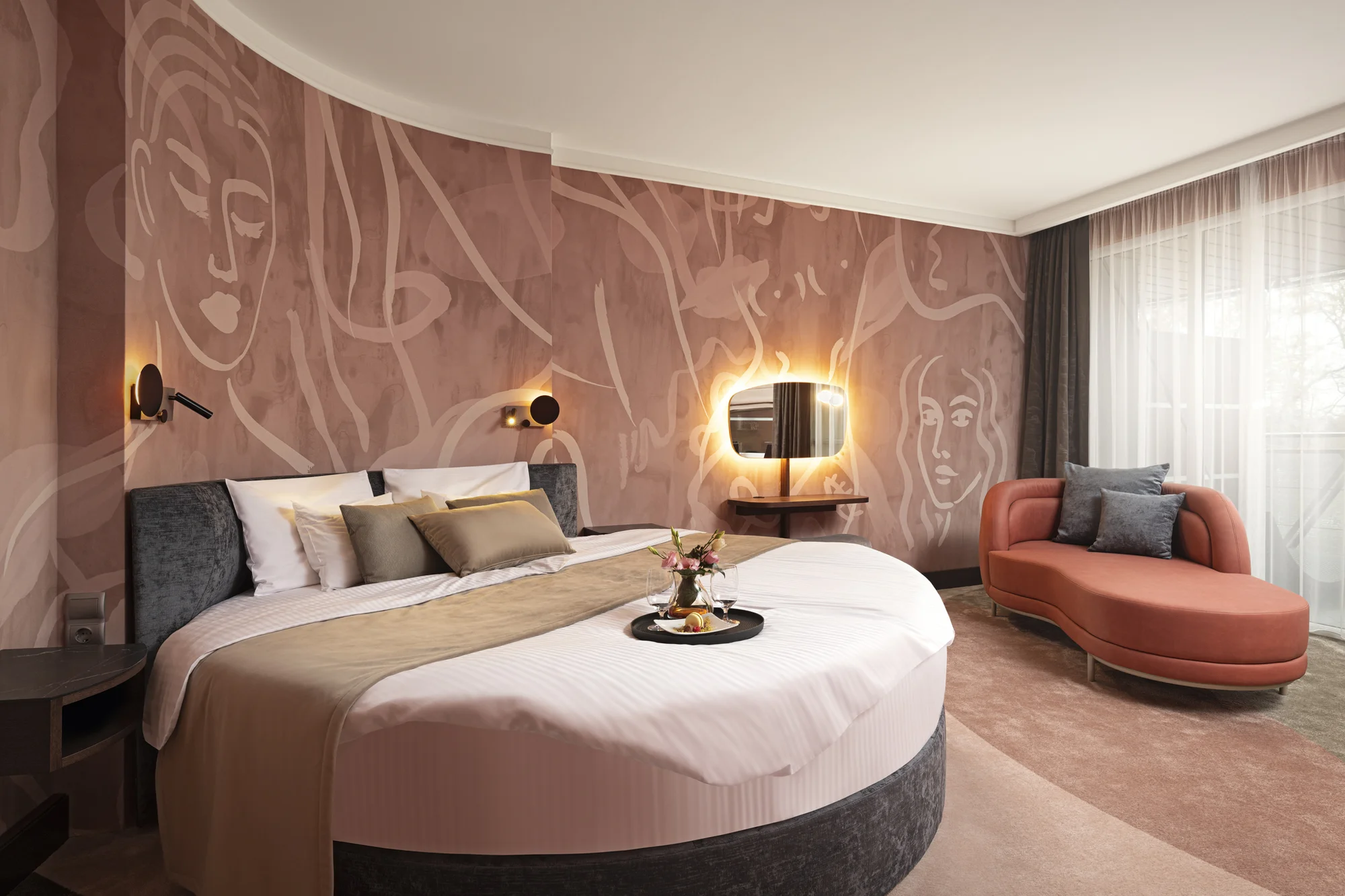 5* luxus v Sárváru: neomezený wellness a 22 bazénů, pokoj s terasou a božská gastronomie