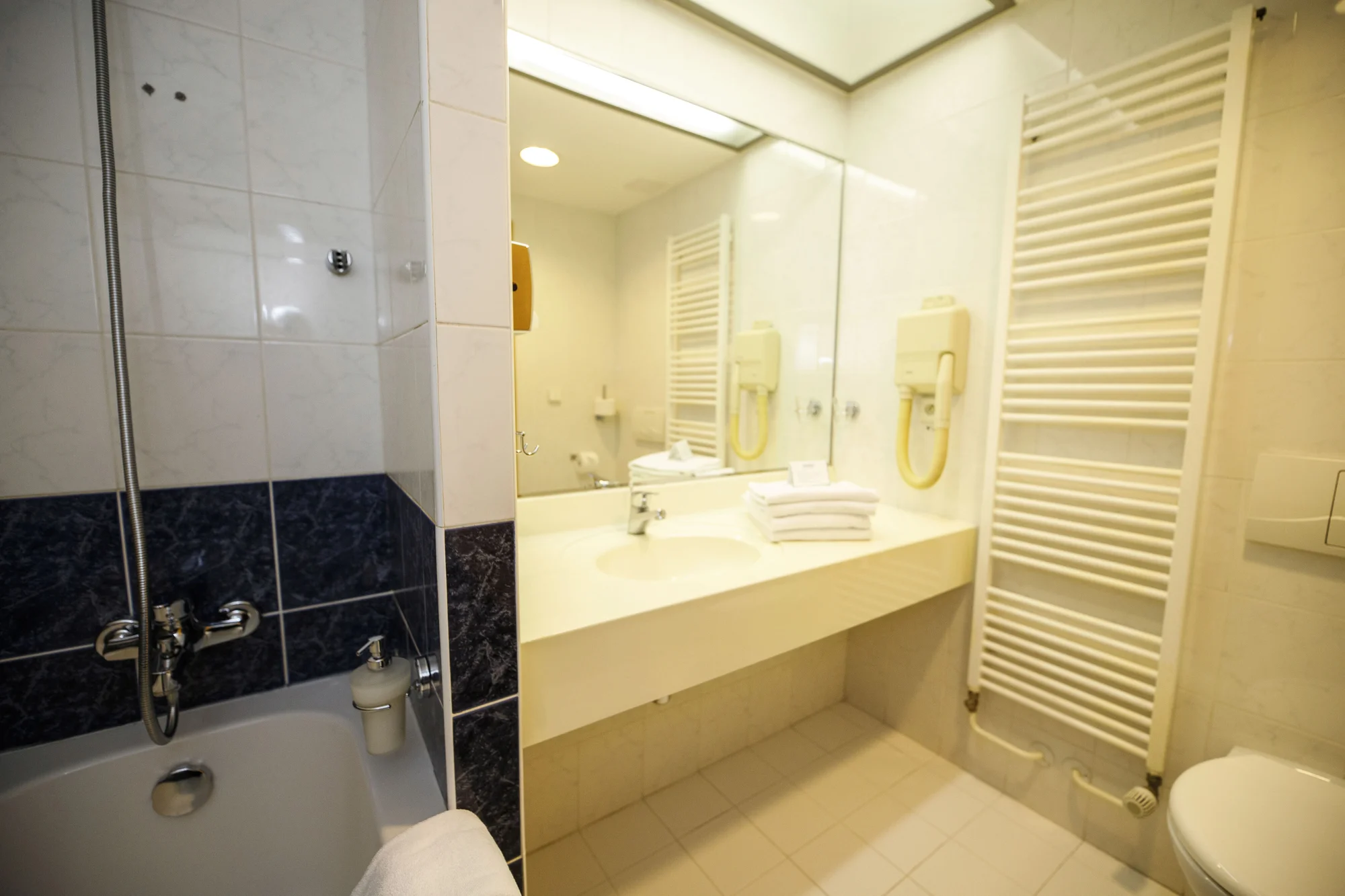 4* hotel s polopenzí, snídaní či all inclusive a neomezeným wellness, v létě i bazén