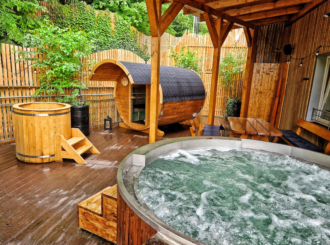 Pivovarský hotel v Beskydech: lesní lázně, pivní lázně, wellness na pokoji i 7. nebe na střeše