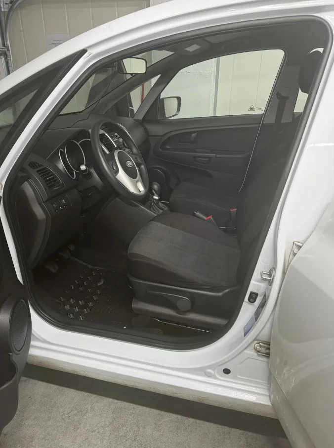 Hloubkové čištění textilních autosedaček vč. ručního kartáčování