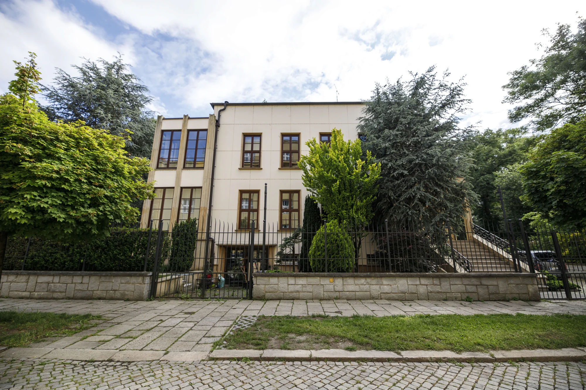 Masáž pod rukama masérek z Bali a Jávy: 30-90 min. relaxu, horké kameny, reflexní i thajská - obrázek 15