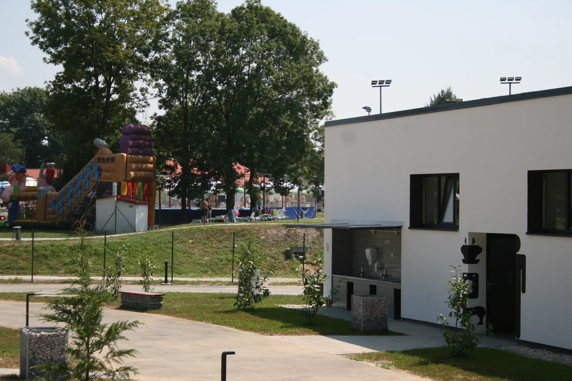 Chorvatské termály Jezerčica: mobilní domky pro 6 osob a vstupy do aquaparku s 8 bazény