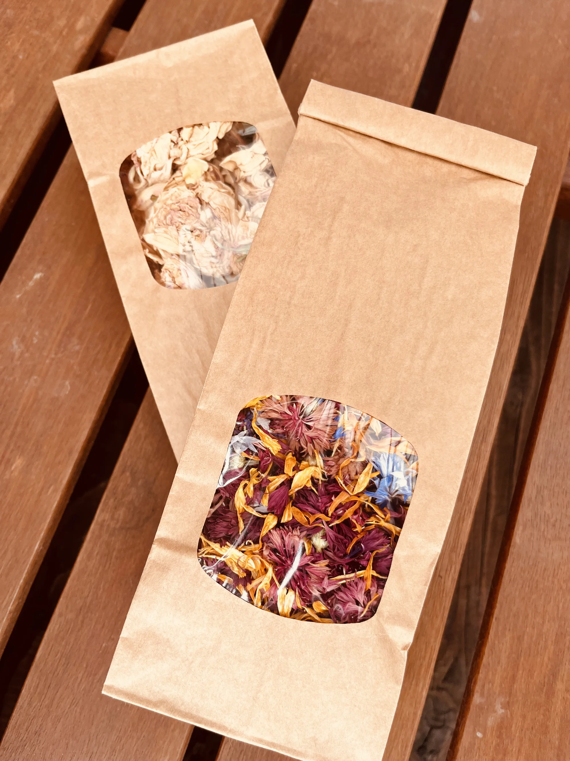 Květinové a bylinkové workshopy: míchání bylinkového čaje, samosběr, výroba soli nebo vazba kytice