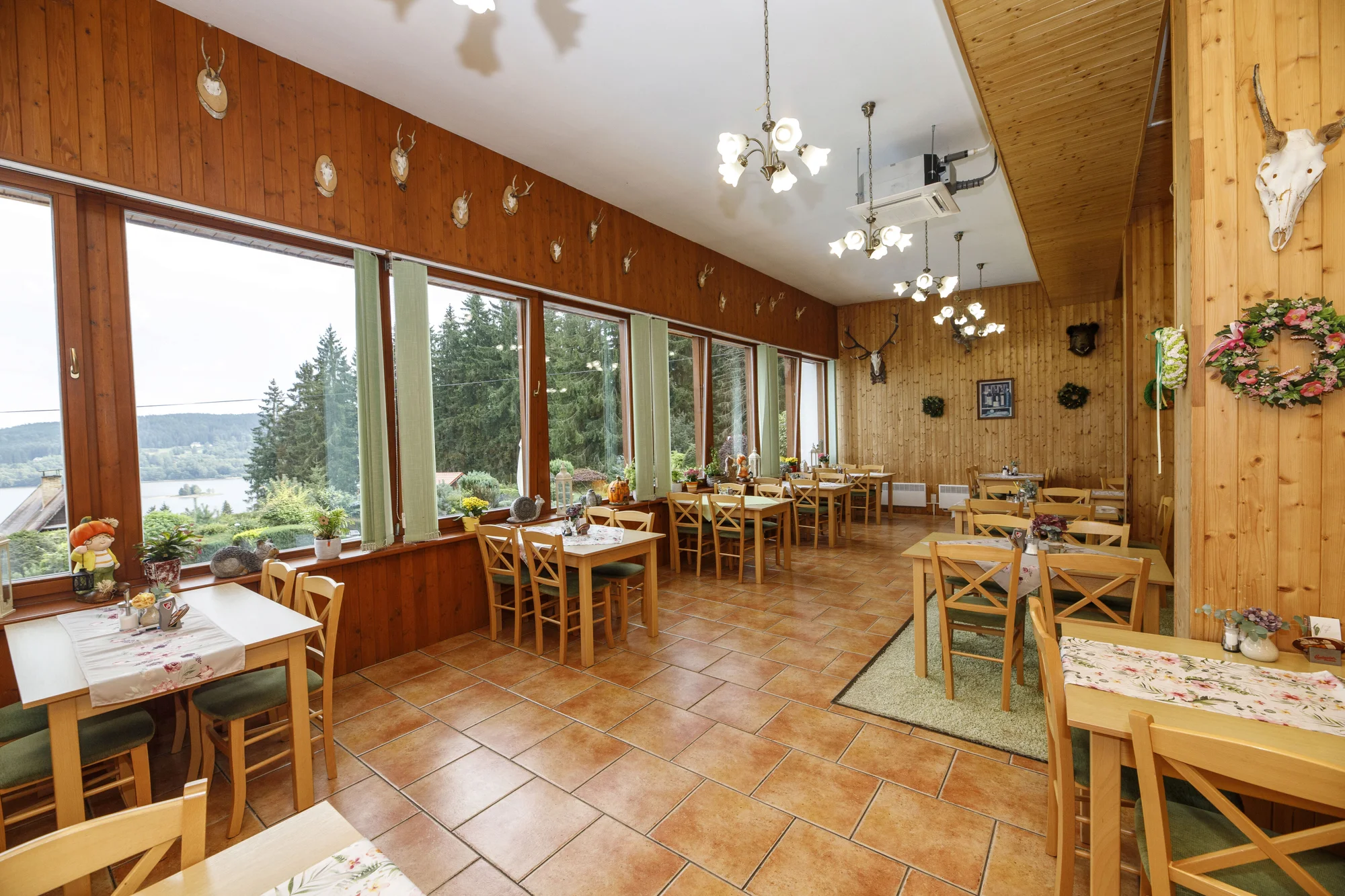 Aktivní odpočinek na Lipně s polopenzí a wellness