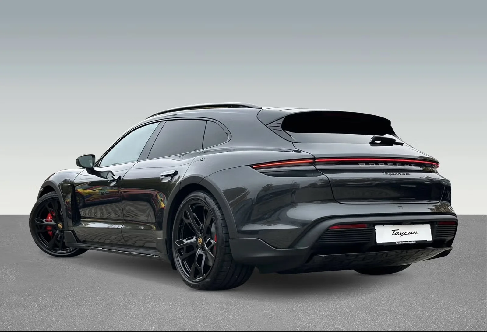 Elektrické Porsche Taycan Cross Turismo 4s: spolujízda i řízení