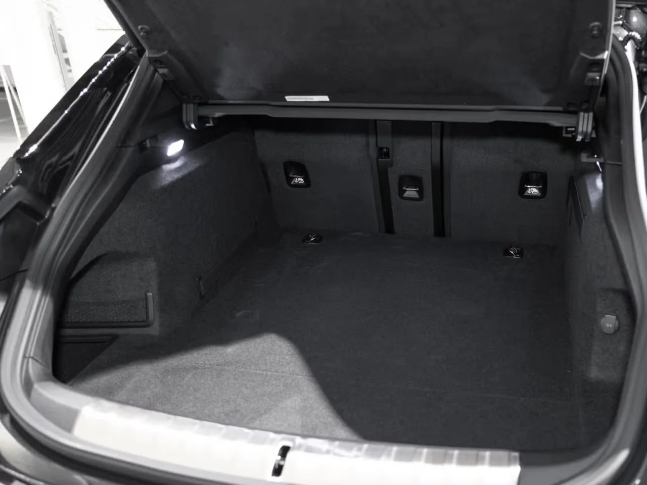 Elektrické Porsche Taycan Cross Turismo 4s: spolujízda i řízení