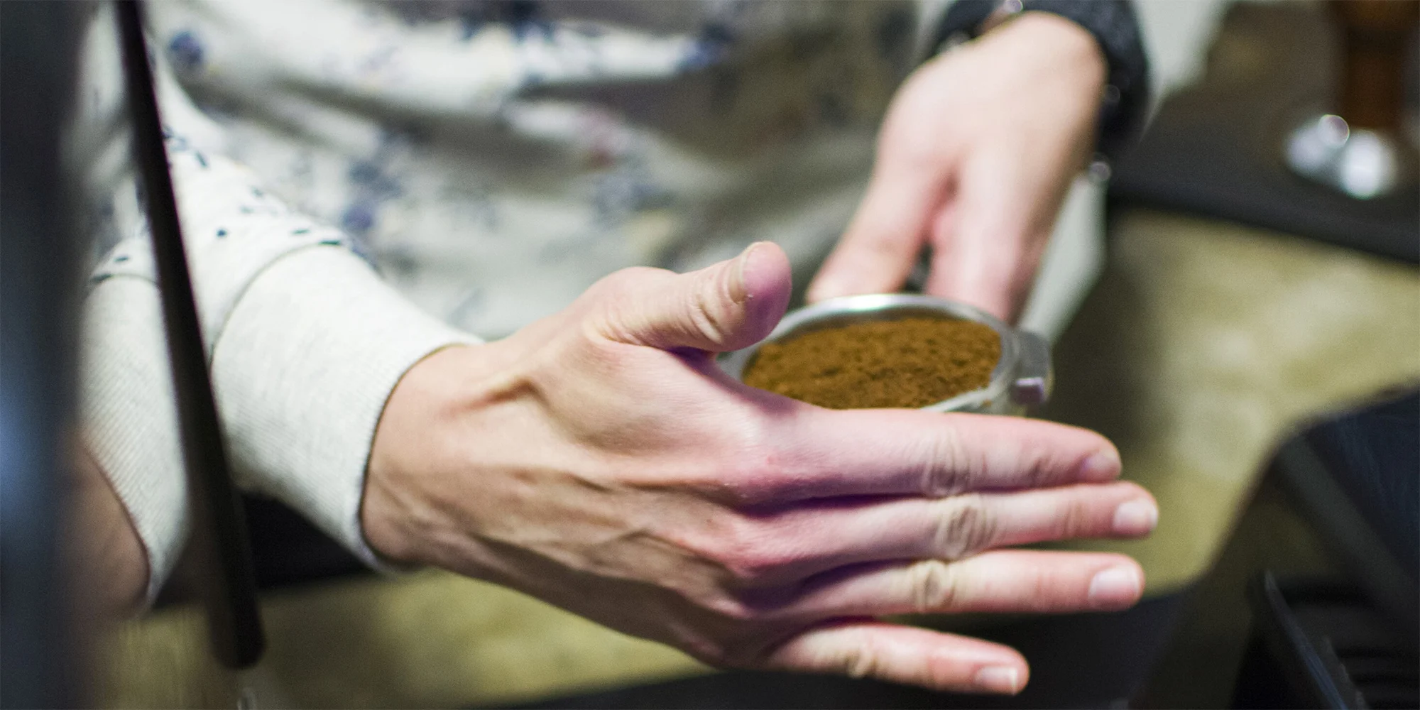 Kurz přípravy kávy: dokonalé espresso a cappuccino, 250 g zrnkové kávy na doma