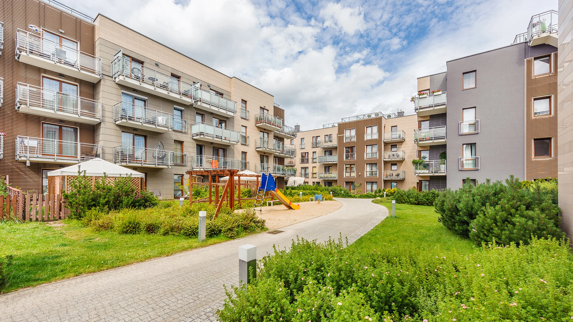 Vyrazte na dovolenou do Polska: moderní apartmány s balkonem blízko písečné pláže