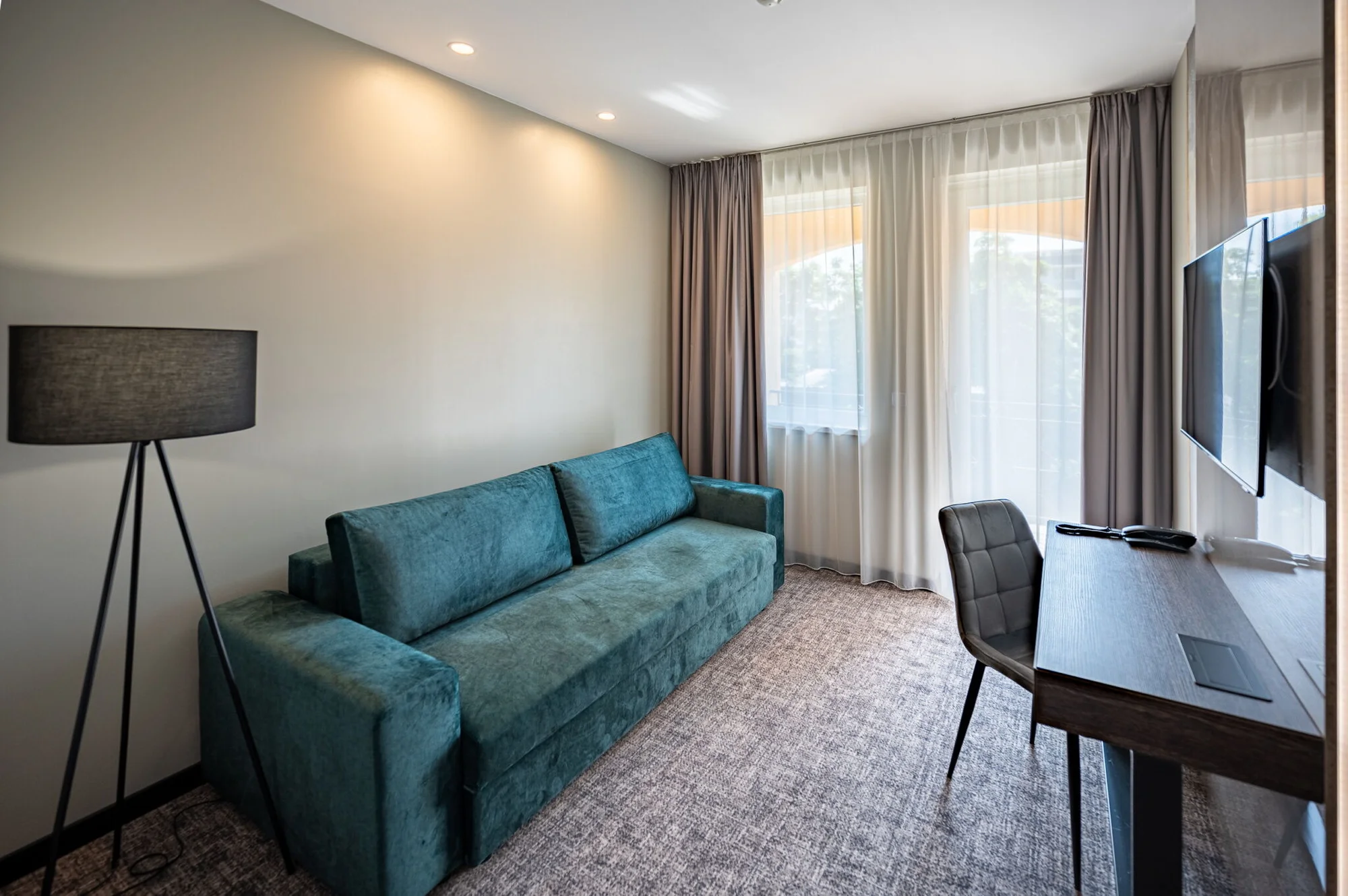 Luxusní rodinný pobyt u Balatonu: vlastní pláž, polopenze a neomezený vstup do 2 wellness center