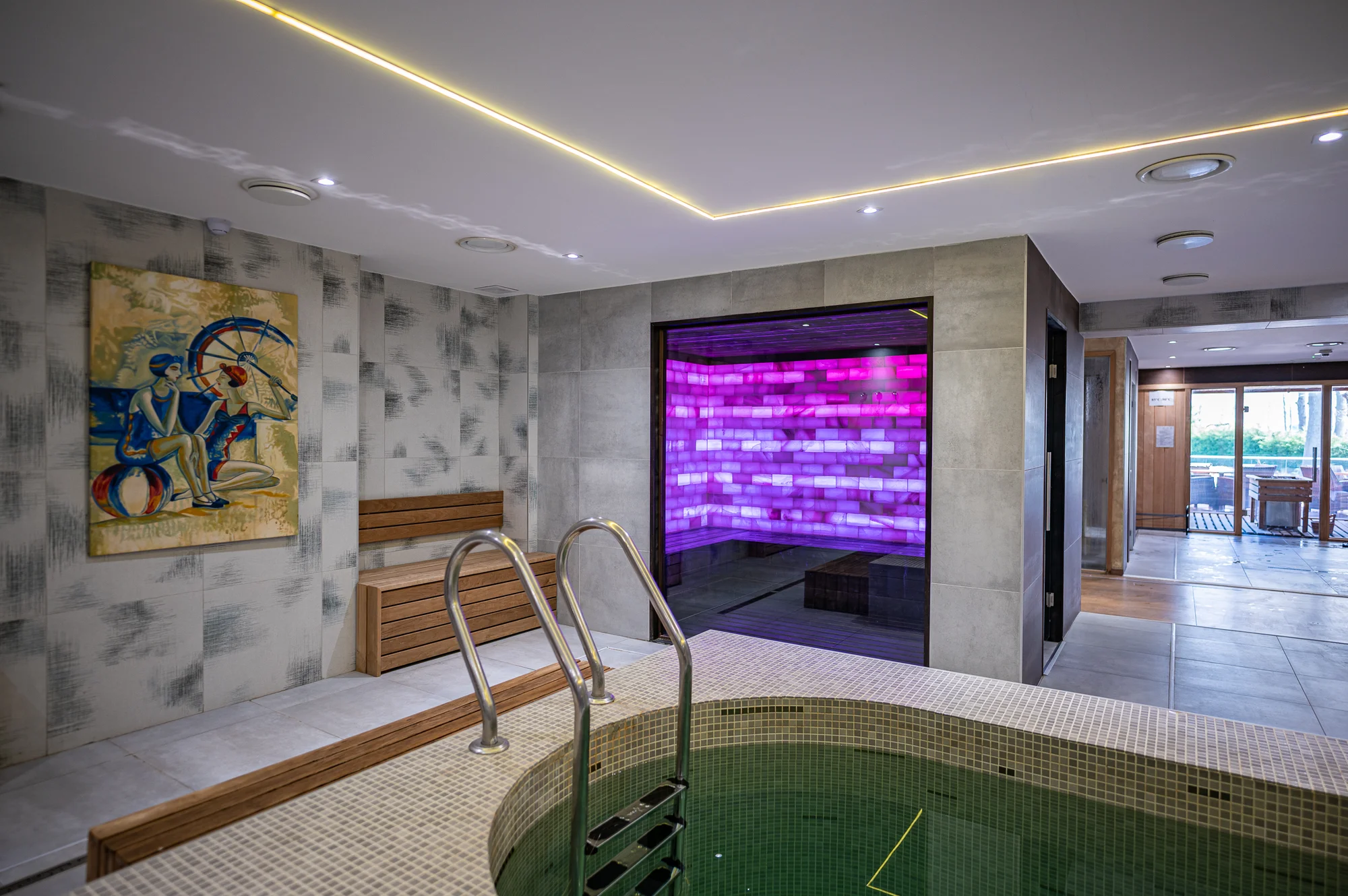 Luxusní rodinný pobyt u Balatonu: vlastní pláž, polopenze a neomezený vstup do 2 wellness center