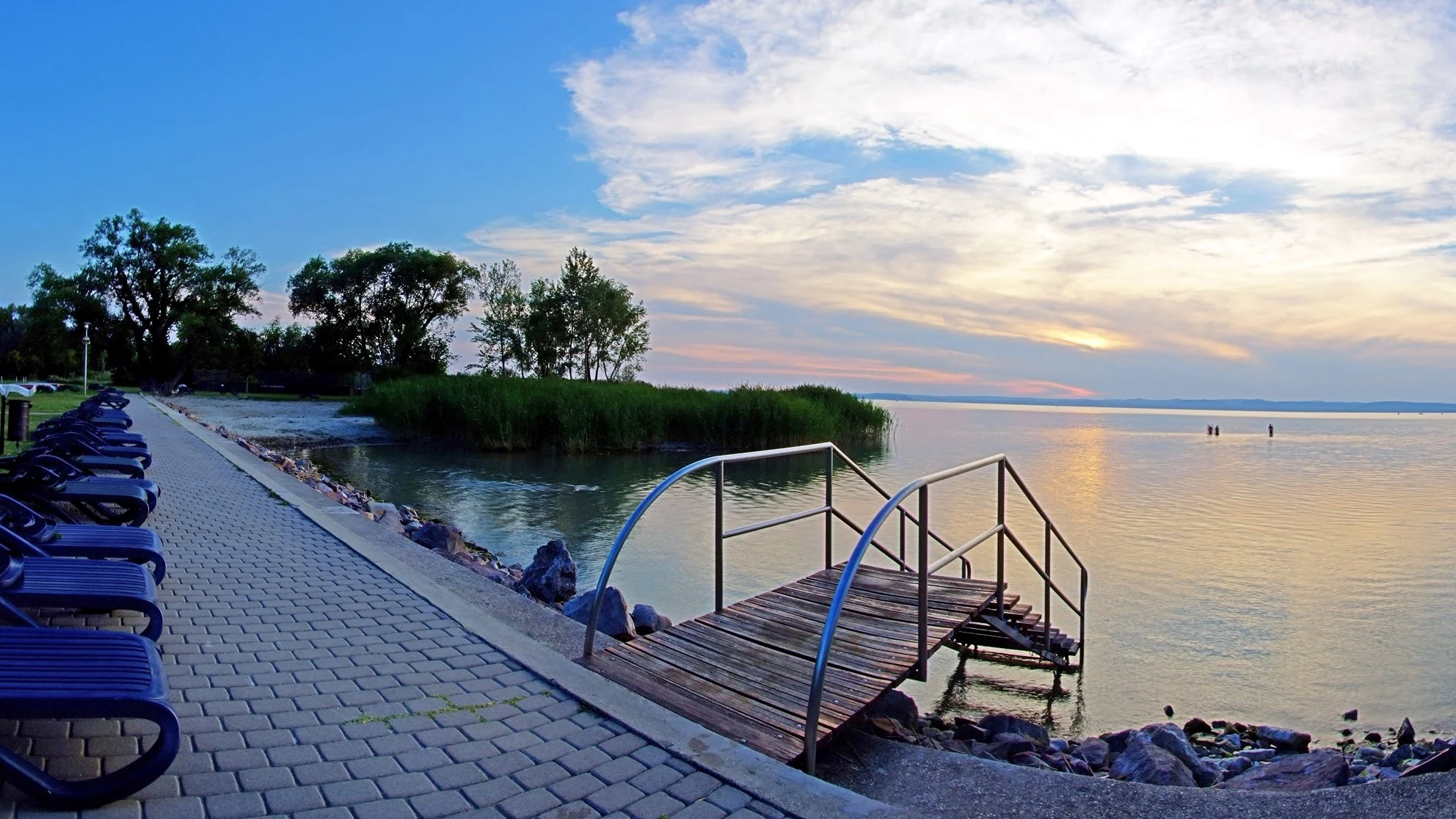 Rodinný 5* hotel u Balatonu: polopenze a neomezený vstup do 2 wellness zón, vlastní pláž